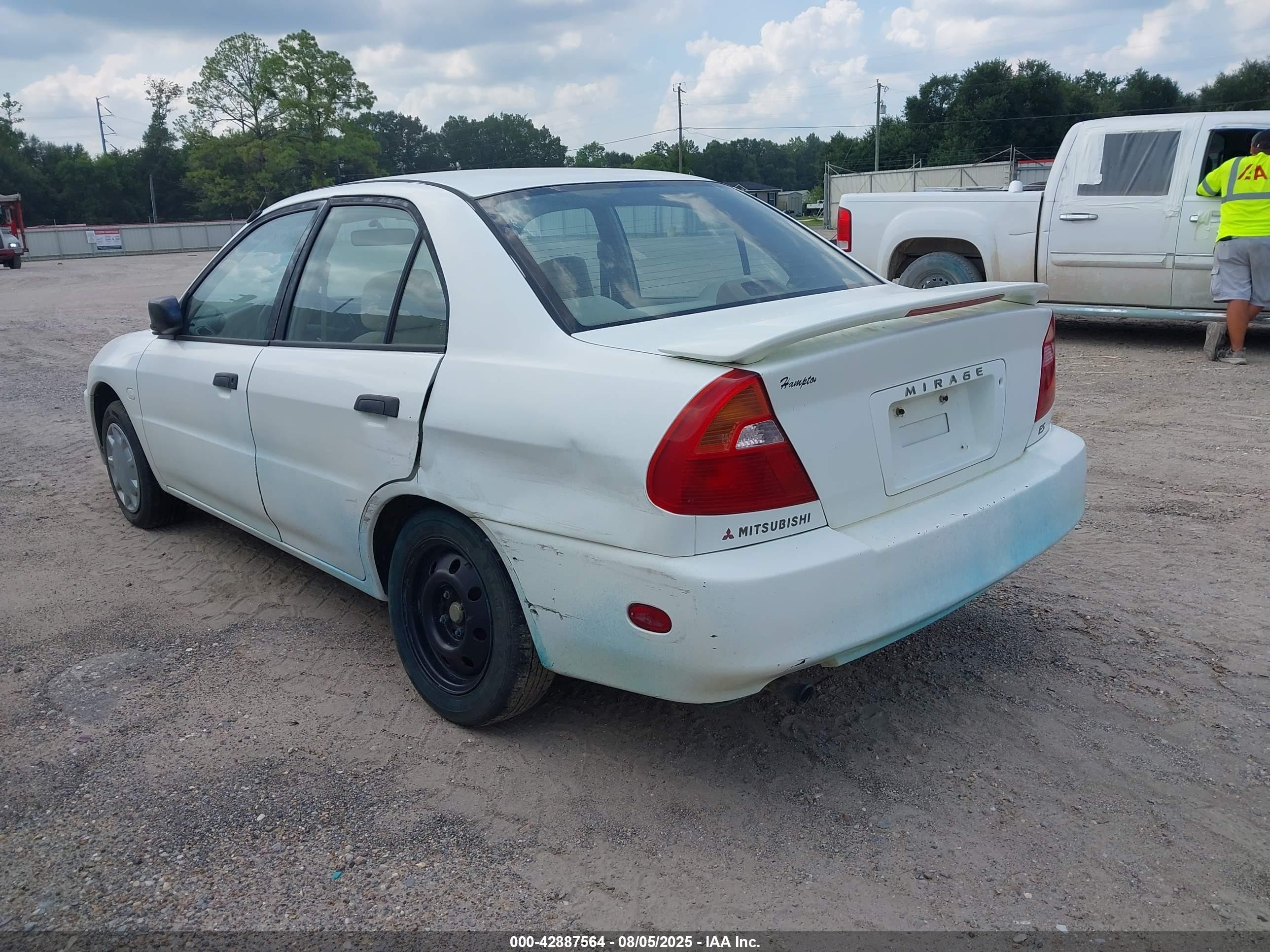 2001 Mitsubishi Mirage Es White vin: JA3AY26C91U025367