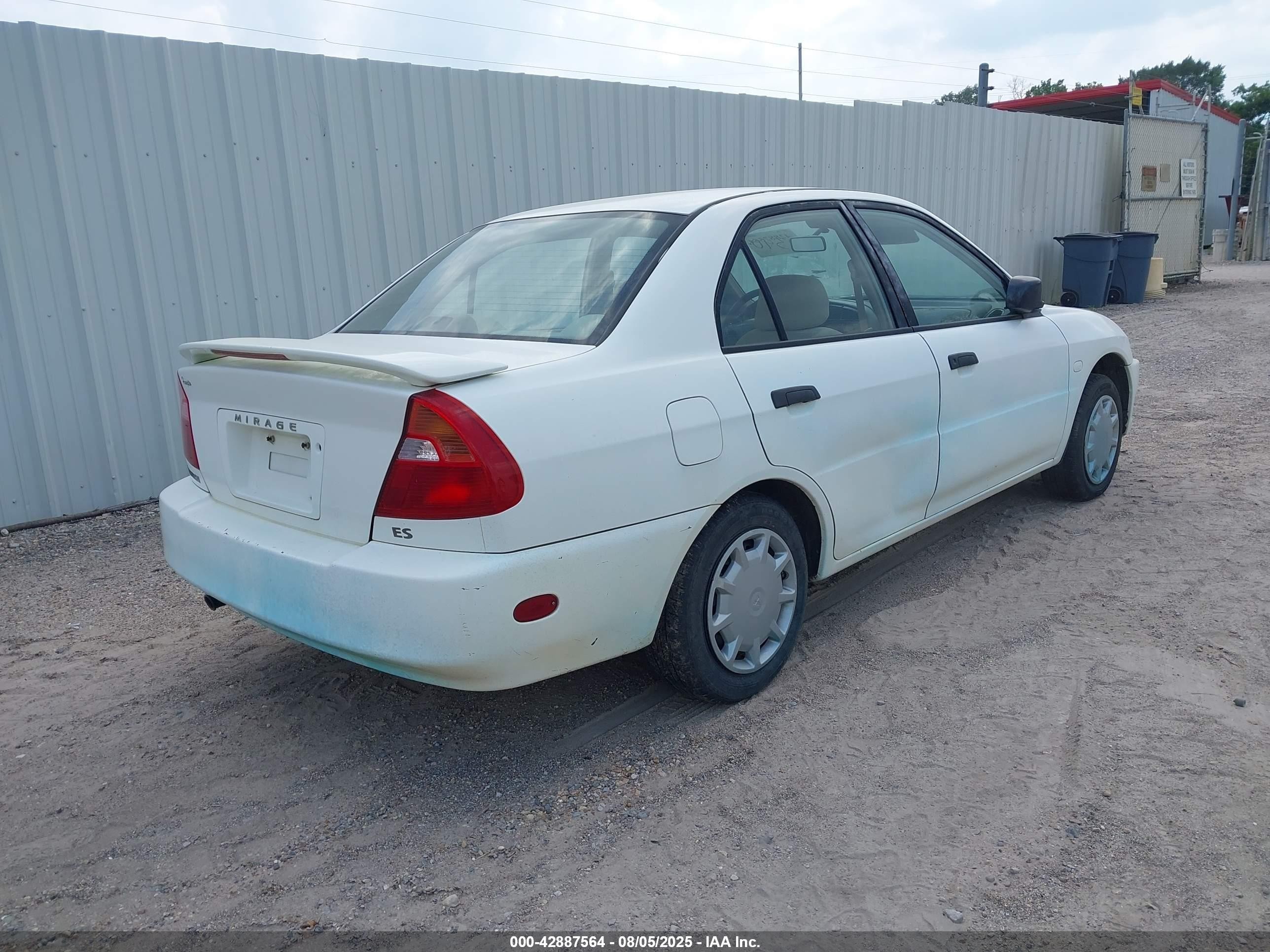 2001 Mitsubishi Mirage Es White vin: JA3AY26C91U025367