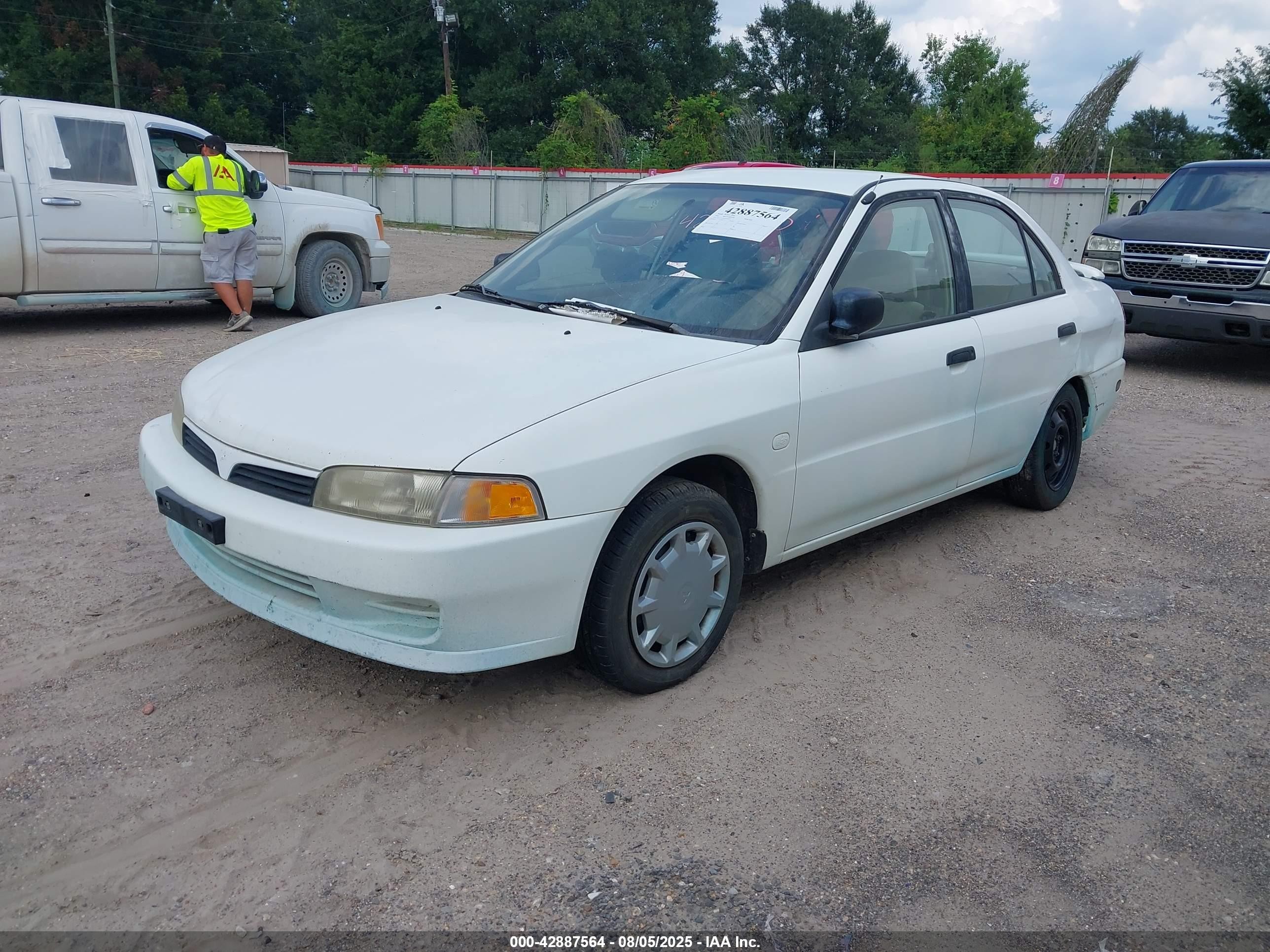 2001 Mitsubishi Mirage Es White vin: JA3AY26C91U025367