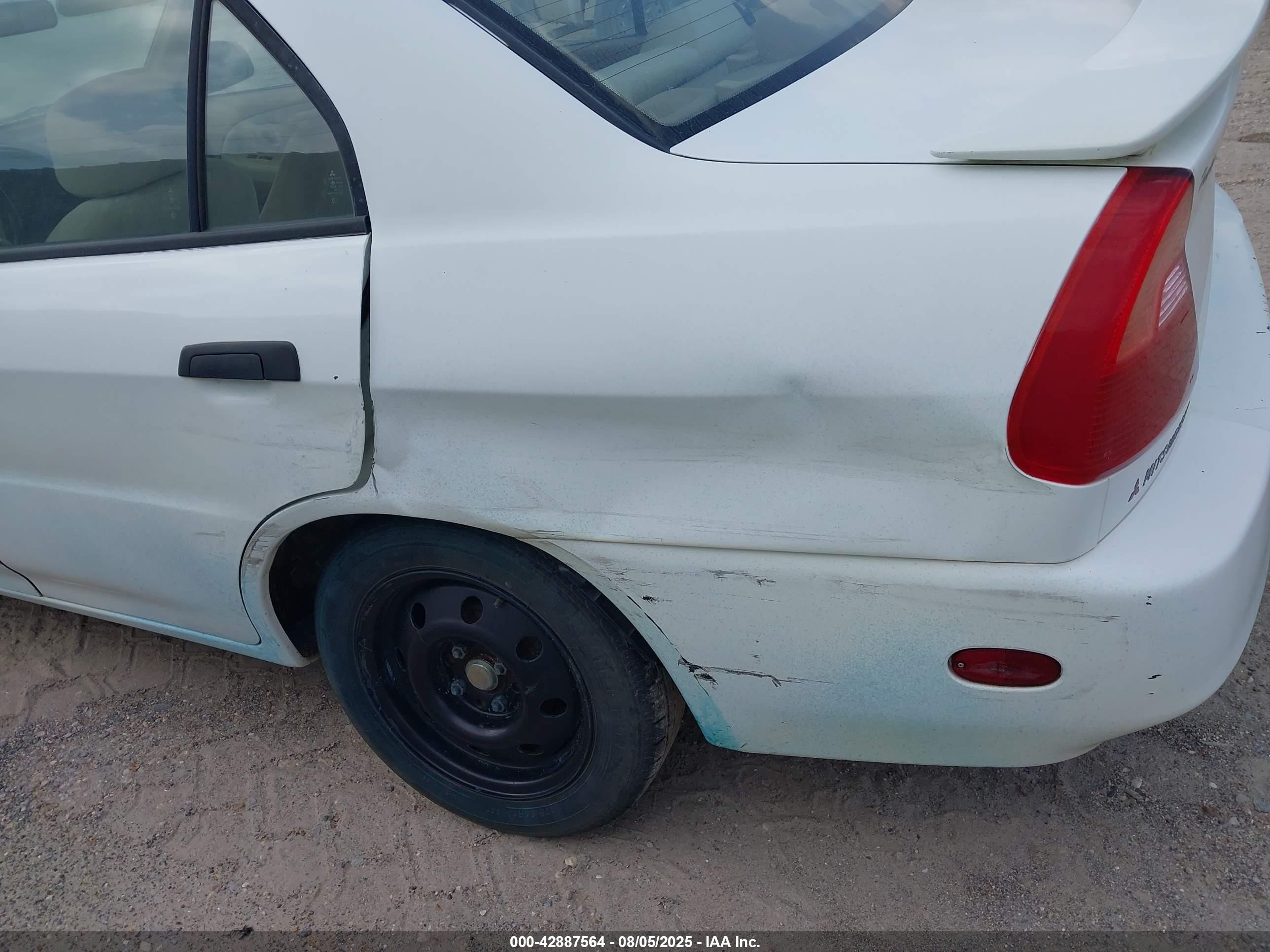 2001 Mitsubishi Mirage Es White vin: JA3AY26C91U025367