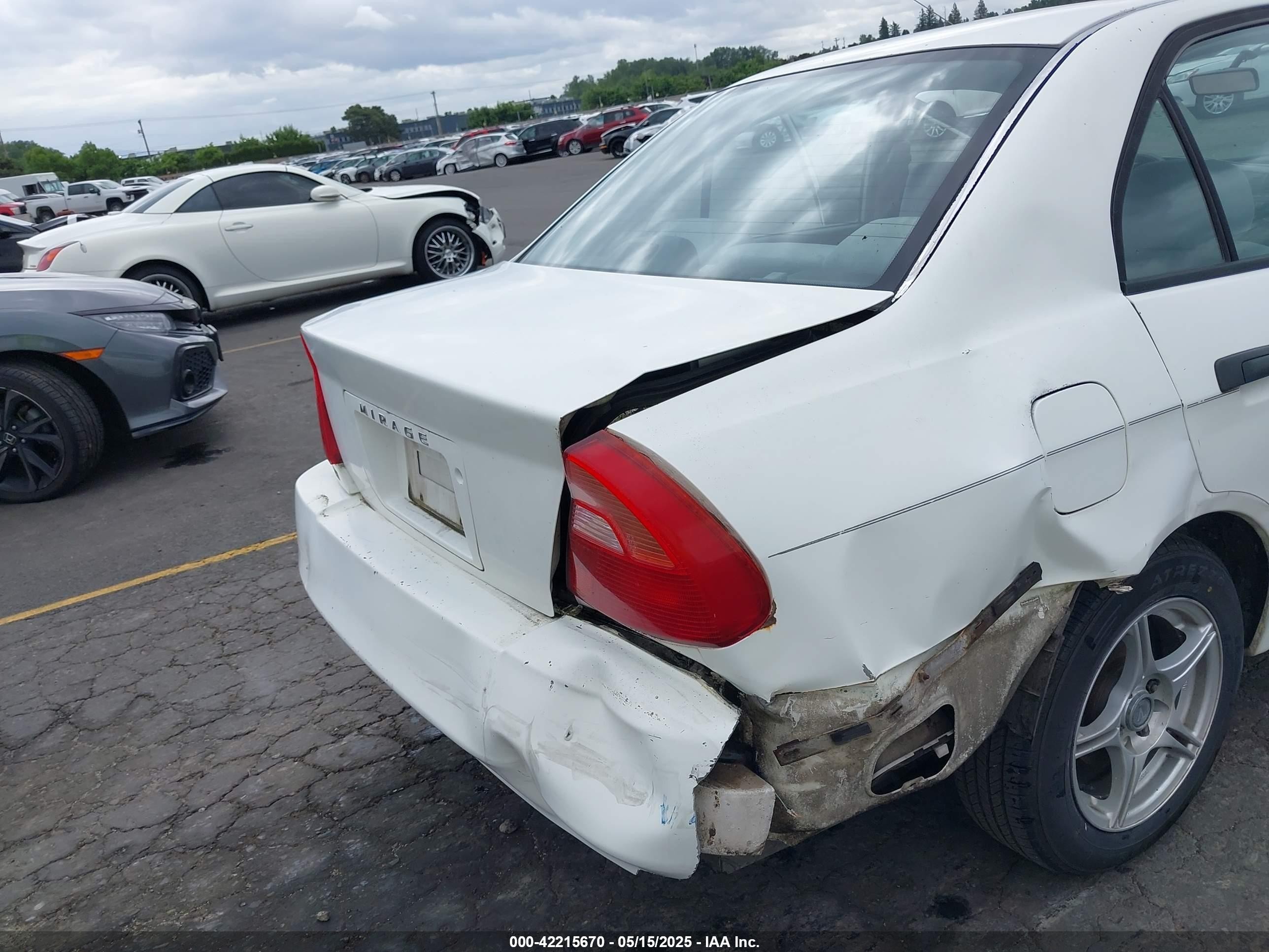 2001 Mitsubishi Mirage Es White vin: JA3AY26C91U048518