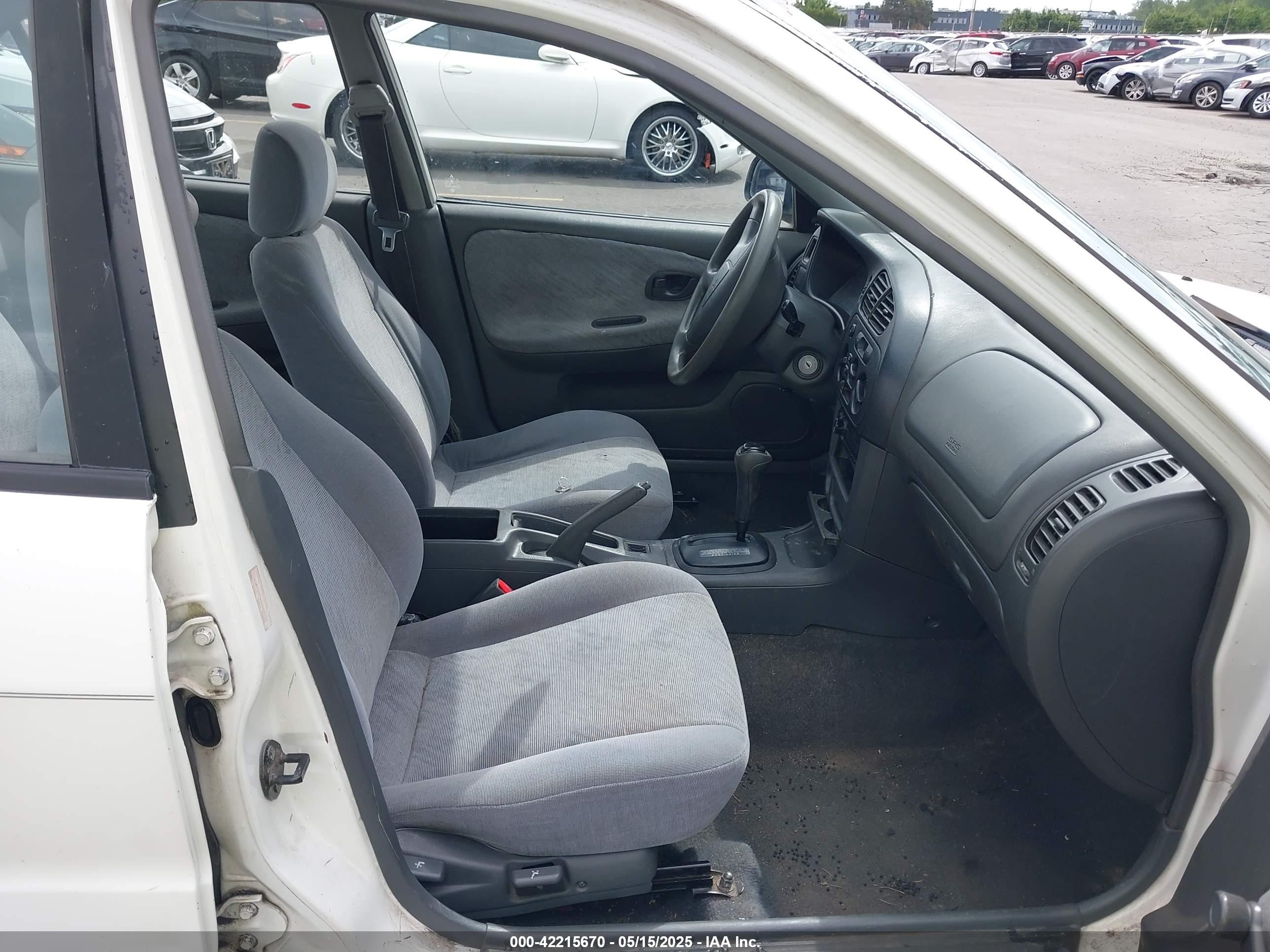 2001 Mitsubishi Mirage Es White vin: JA3AY26C91U048518