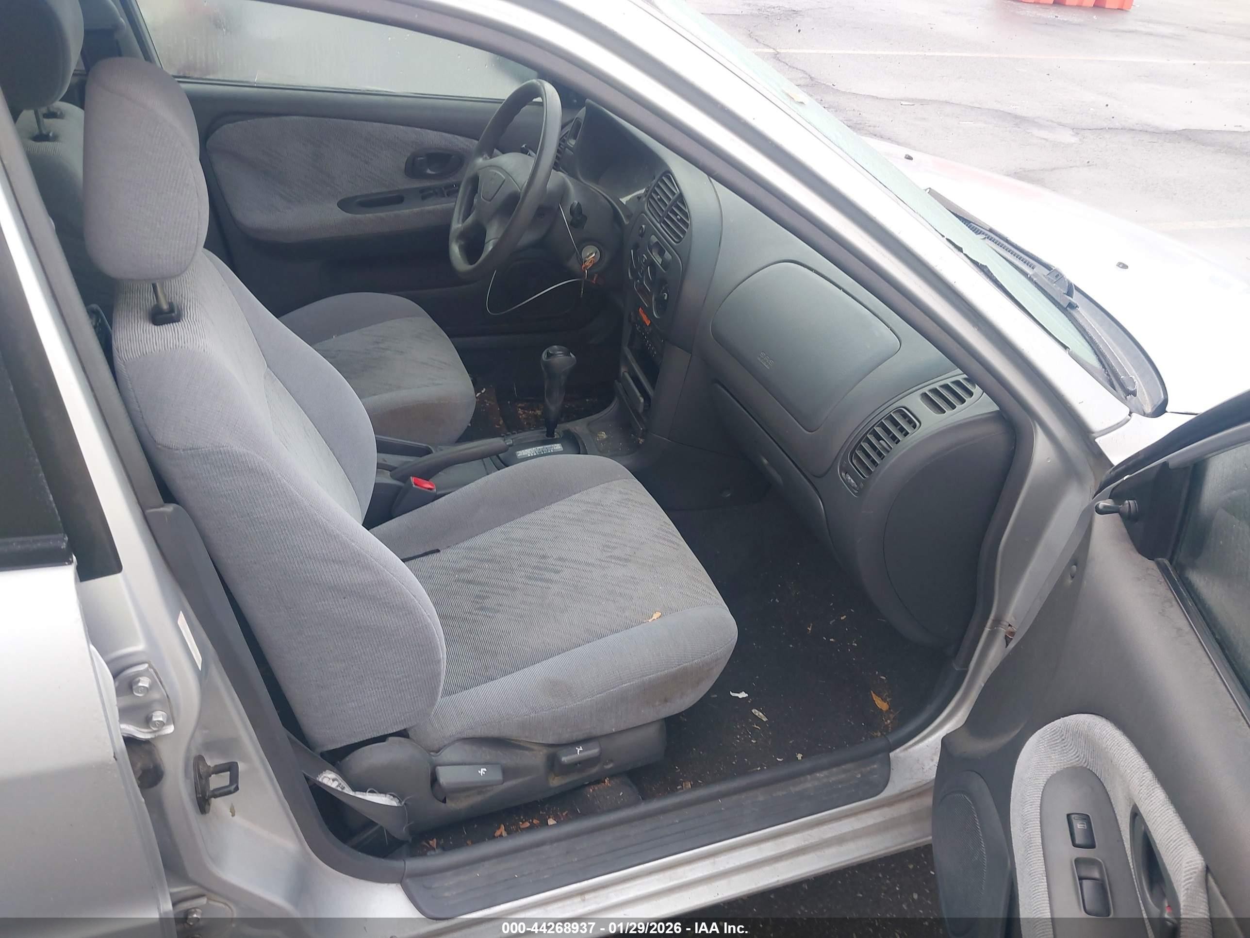 2001 Mitsubishi Mirage Es Серебряный vin: JA3AY26CX1U039598