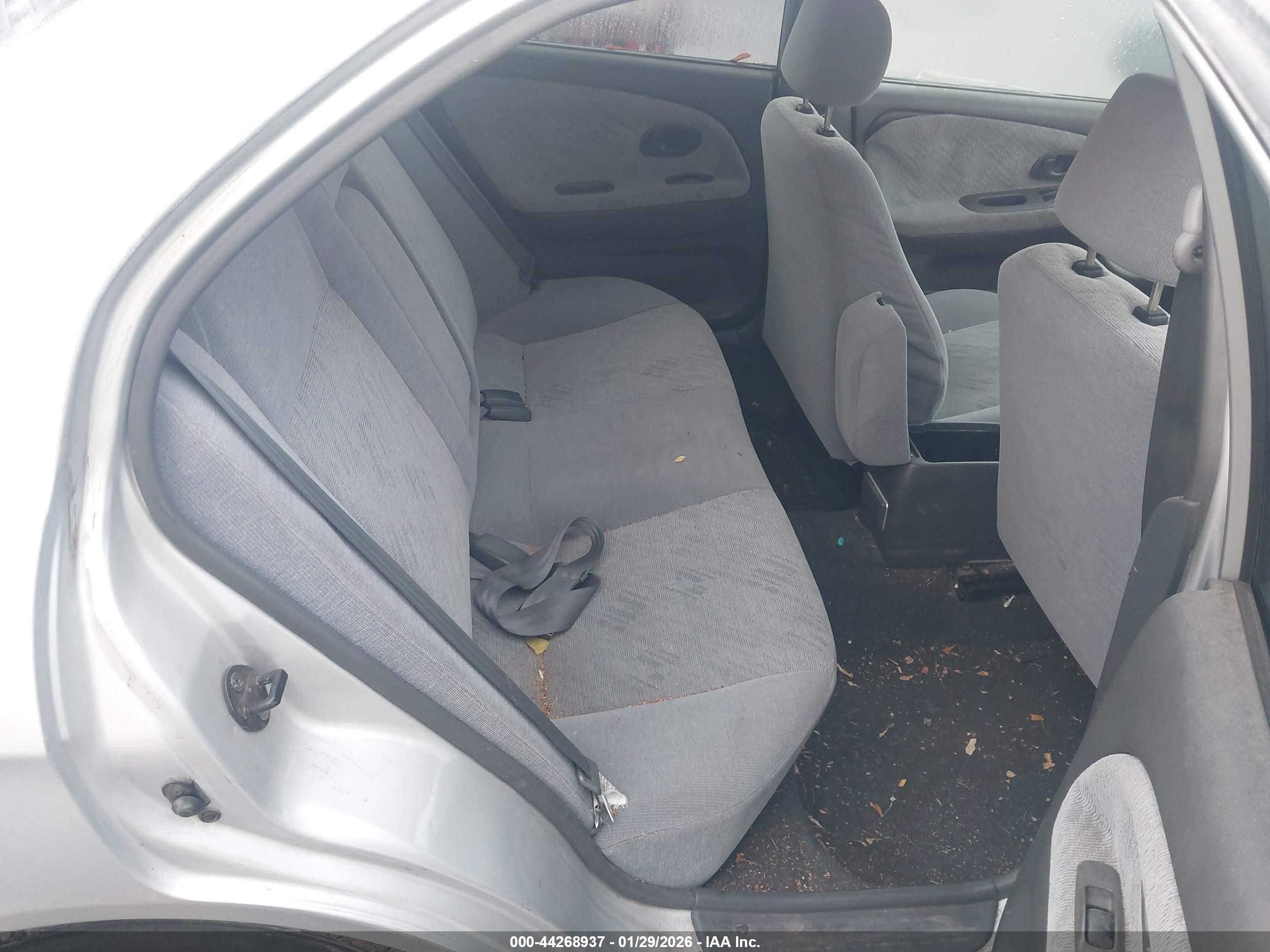 2001 Mitsubishi Mirage Es Серебряный vin: JA3AY26CX1U039598