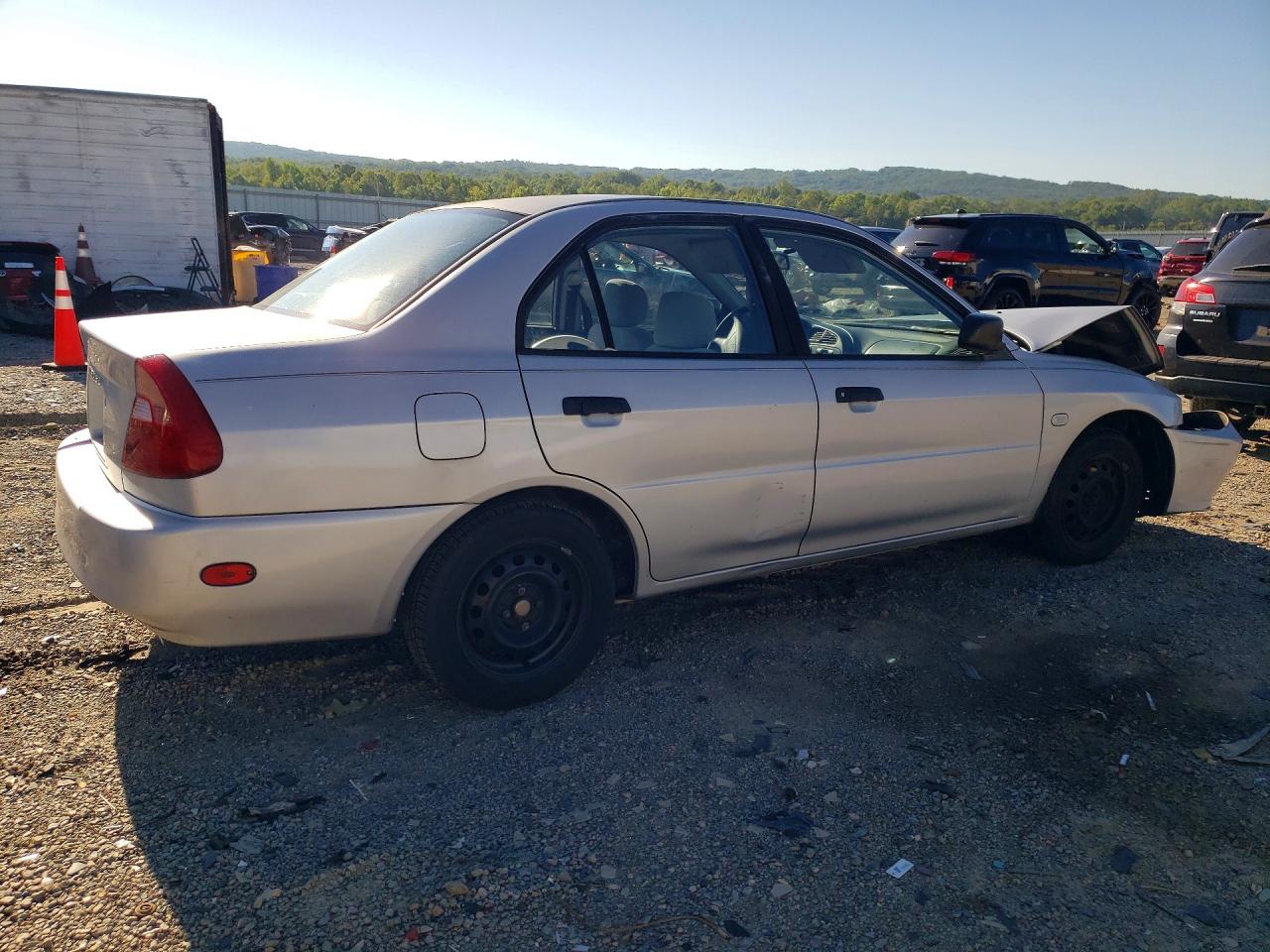 2001 Mitsubishi Mirage Es Silver vin: JA3AY26CX1U042632