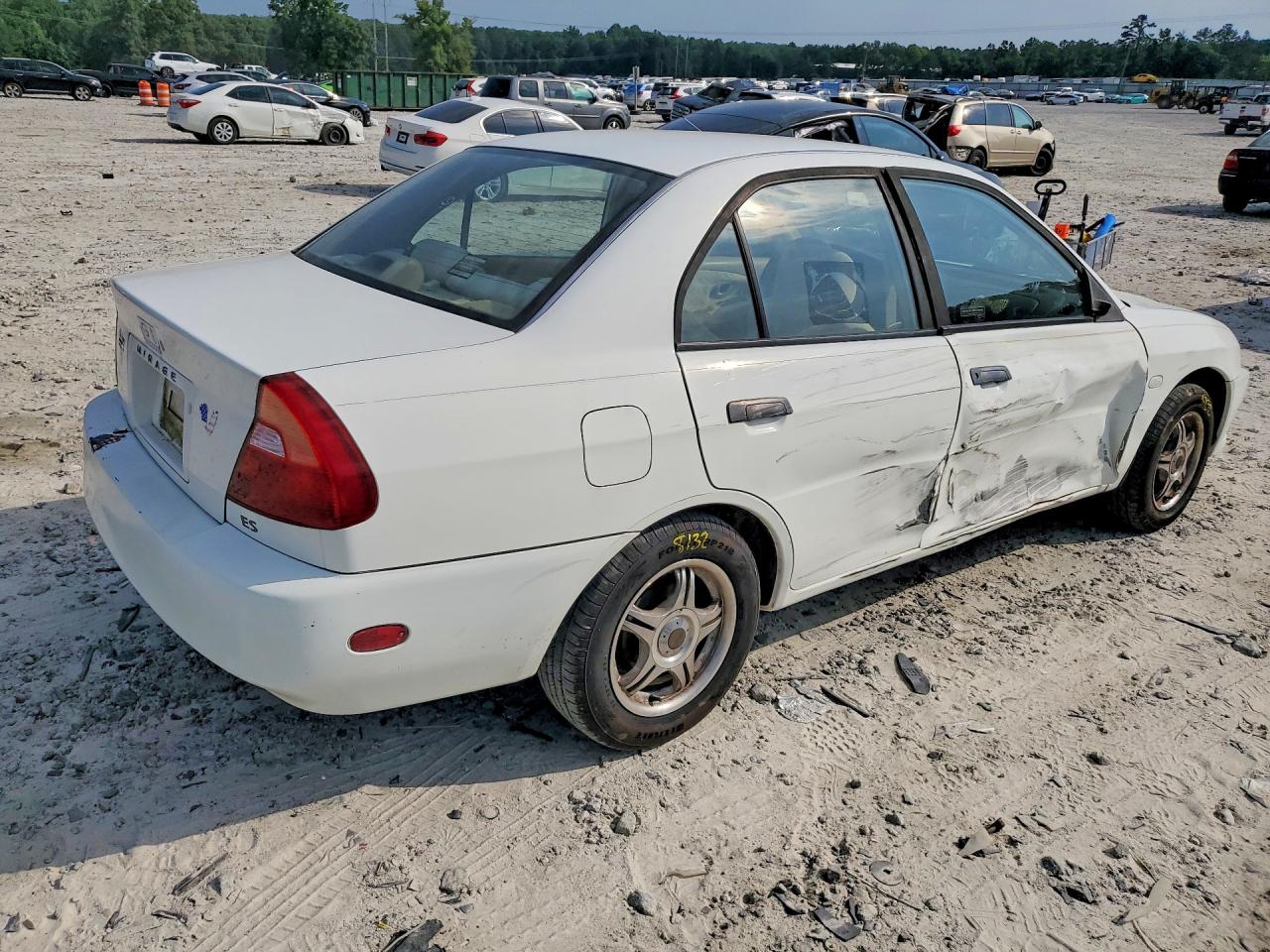 2001 Mitsubishi Mirage Es White vin: JA3AY26CX1U047815