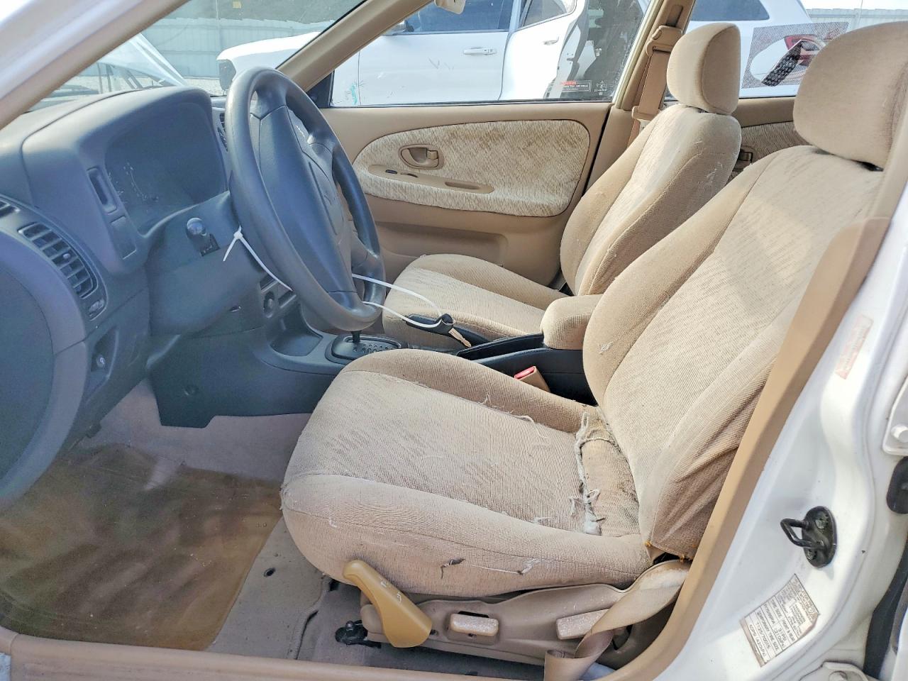 2001 Mitsubishi Mirage Es White vin: JA3AY26CX1U047815