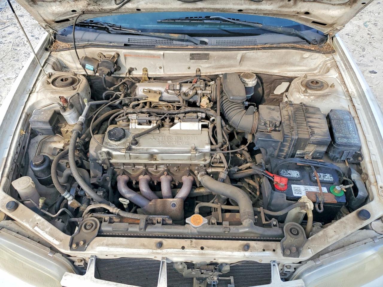 2001 Mitsubishi Mirage Es White vin: JA3AY26CX1U047815