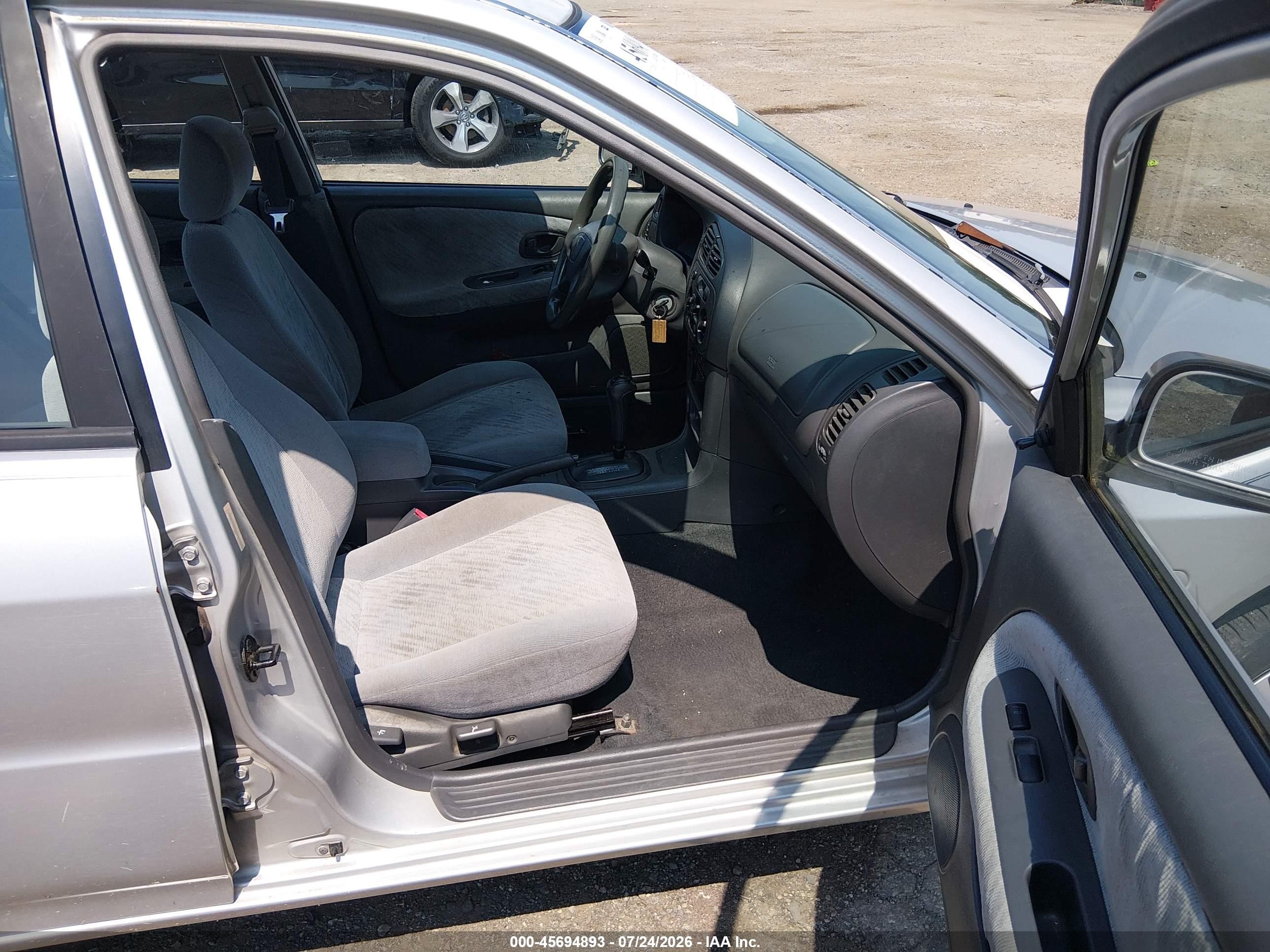 2000 Mitsubishi Mirage De Silver vin: JA3AY26CXYU035948