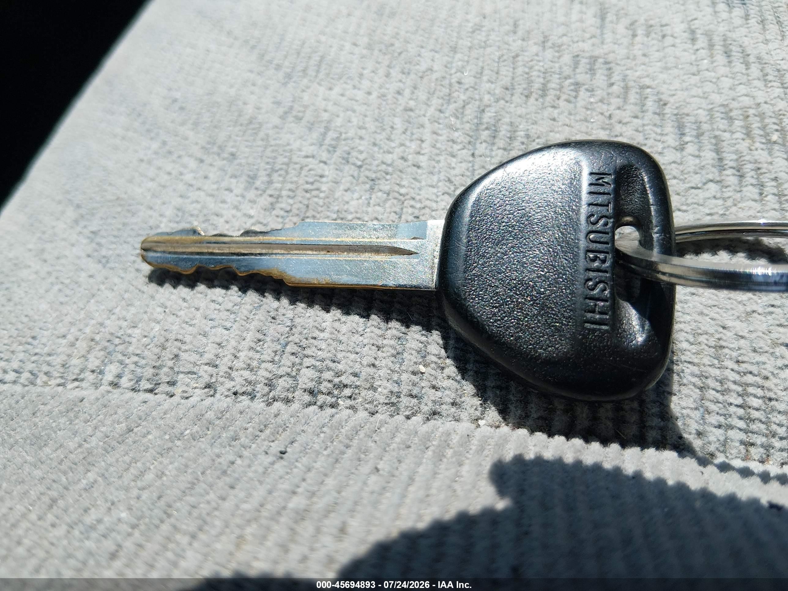 2000 Mitsubishi Mirage De Silver vin: JA3AY26CXYU035948