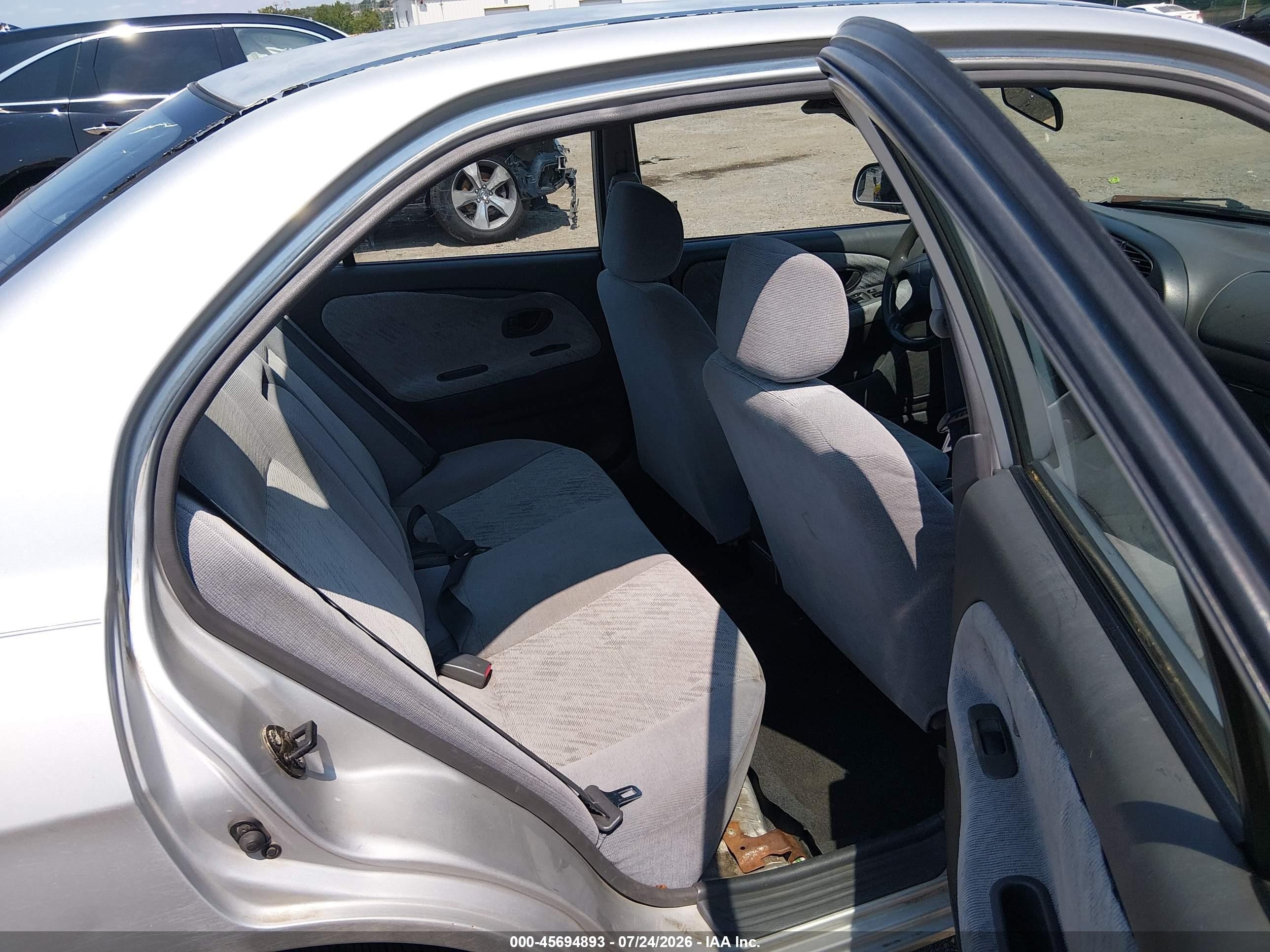2000 Mitsubishi Mirage De Silver vin: JA3AY26CXYU035948