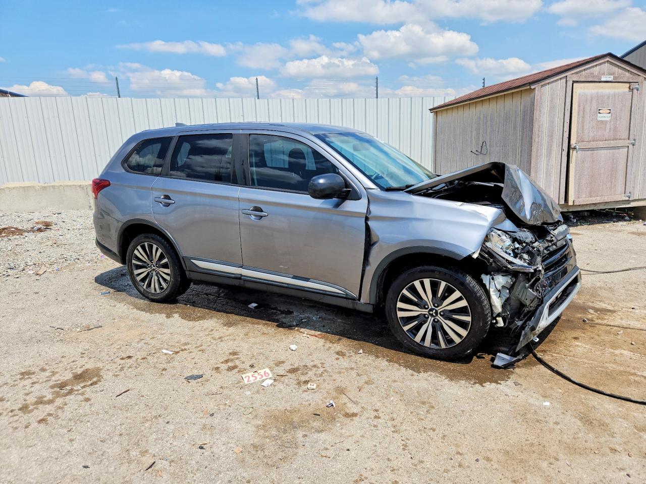 2020 Mitsubishi Outlander Es Серебряный vin: JA4AD2A30LZ017646