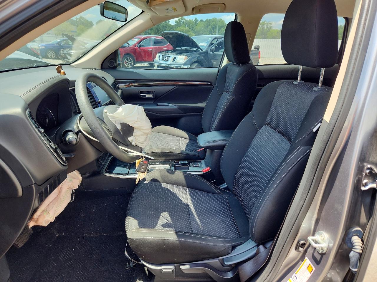 2020 Mitsubishi Outlander Es Серебряный vin: JA4AD2A30LZ017646