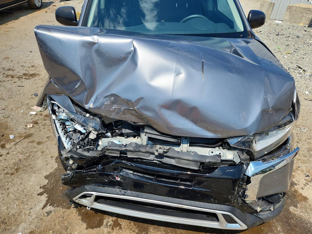 2020 Mitsubishi Outlander Es Серебряный vin: JA4AD2A30LZ017646