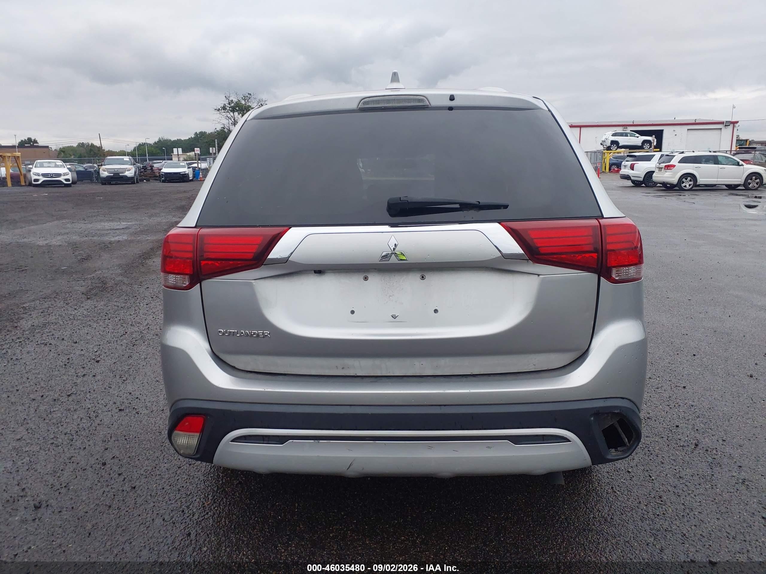 2020 Mitsubishi Outlander Es 2.4 Gray vin: JA4AD2A30LZ045513