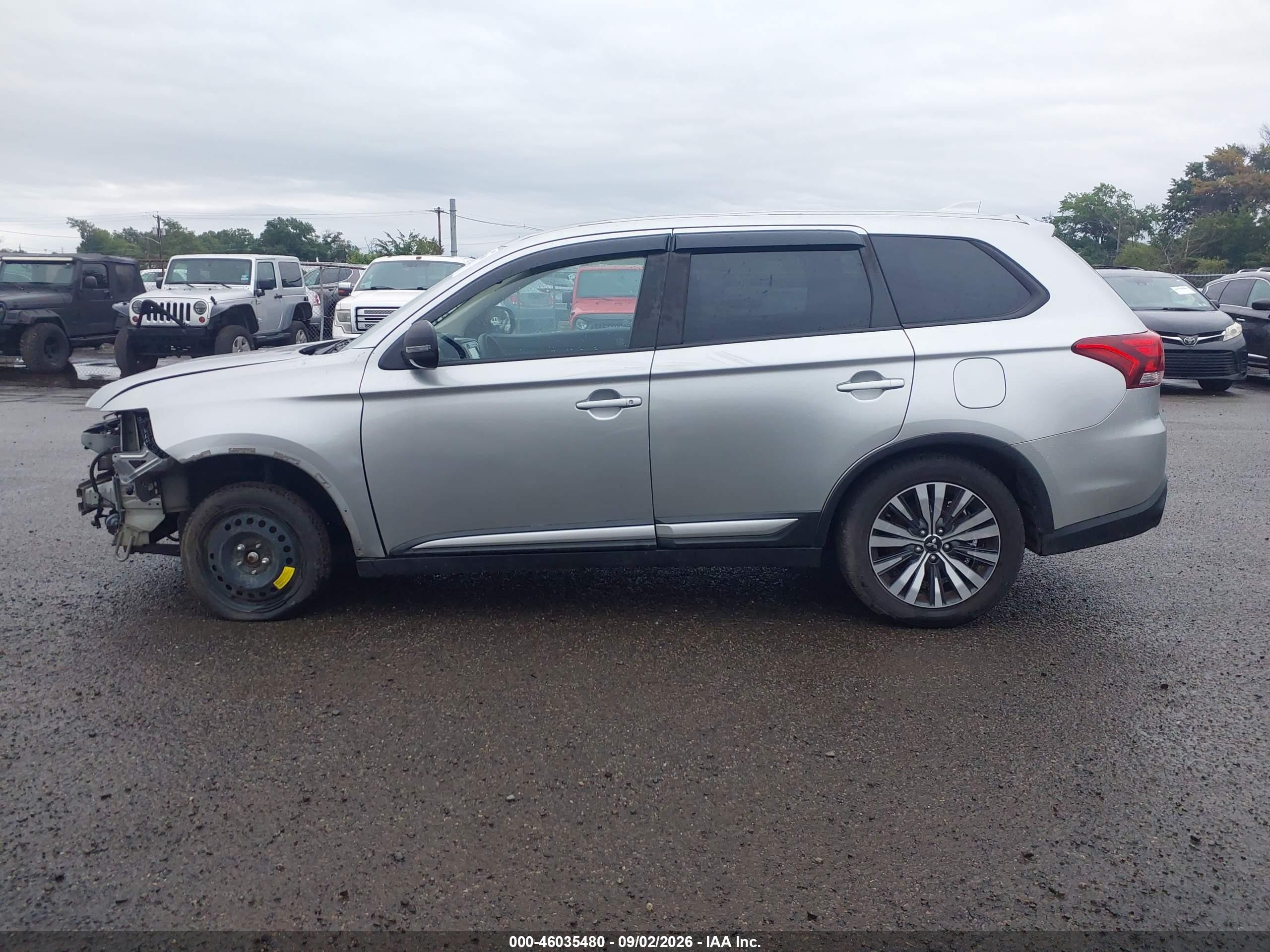 2020 Mitsubishi Outlander Es 2.4 Gray vin: JA4AD2A30LZ045513