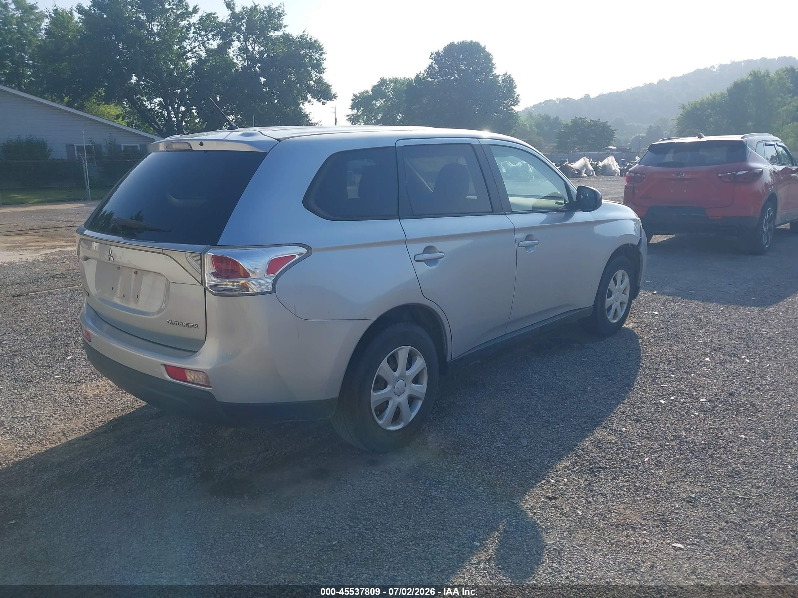 2014 Mitsubishi Outlander Es Silver vin: JA4AD2A31EZ000275