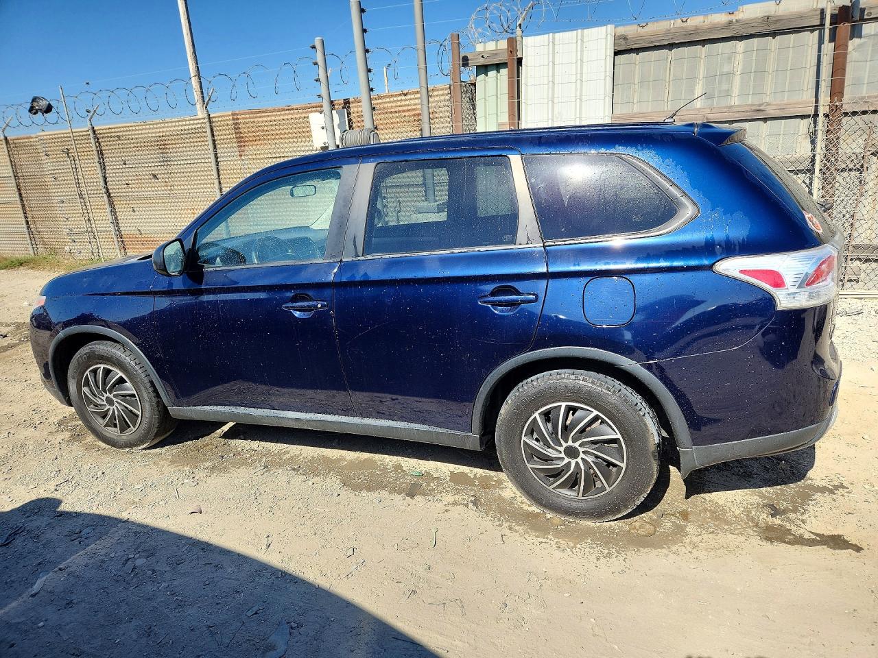 2015 Mitsubishi Outlander Es Blue vin: JA4AD2A31FZ003212
