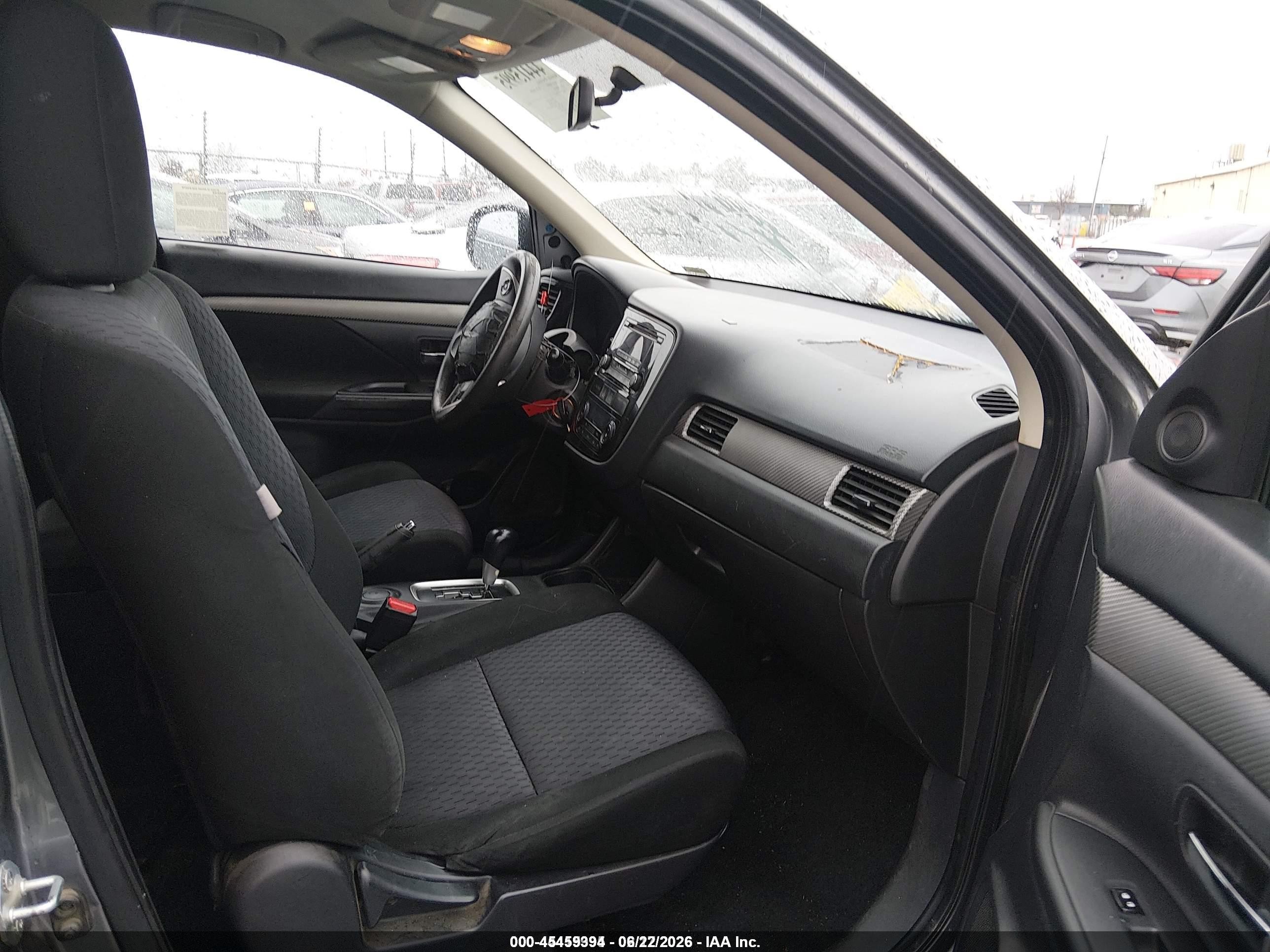 2014 Mitsubishi Outlander Es Silver vin: JA4AD2A32EZ007364
