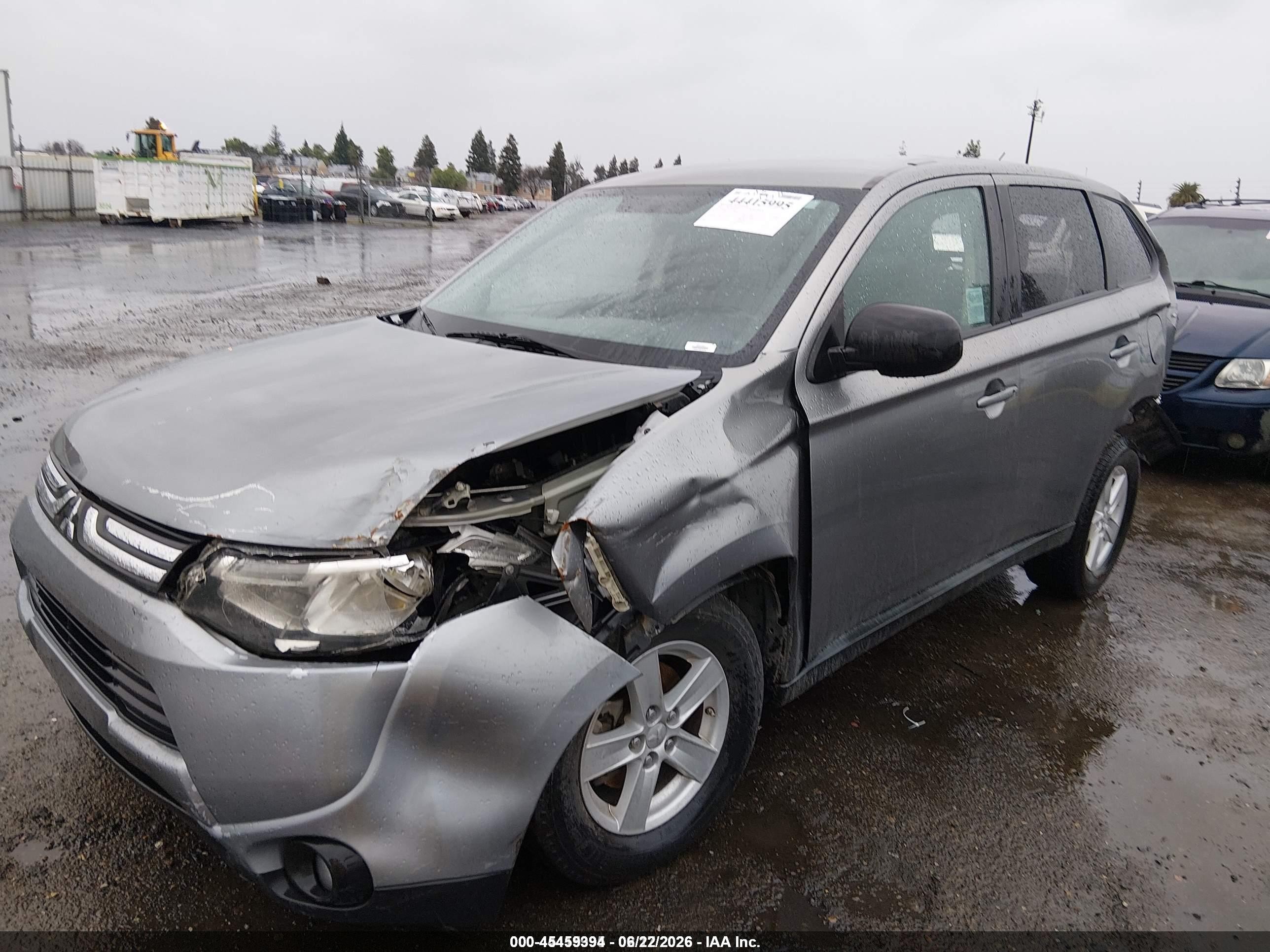 2014 Mitsubishi Outlander Es Silver vin: JA4AD2A32EZ007364
