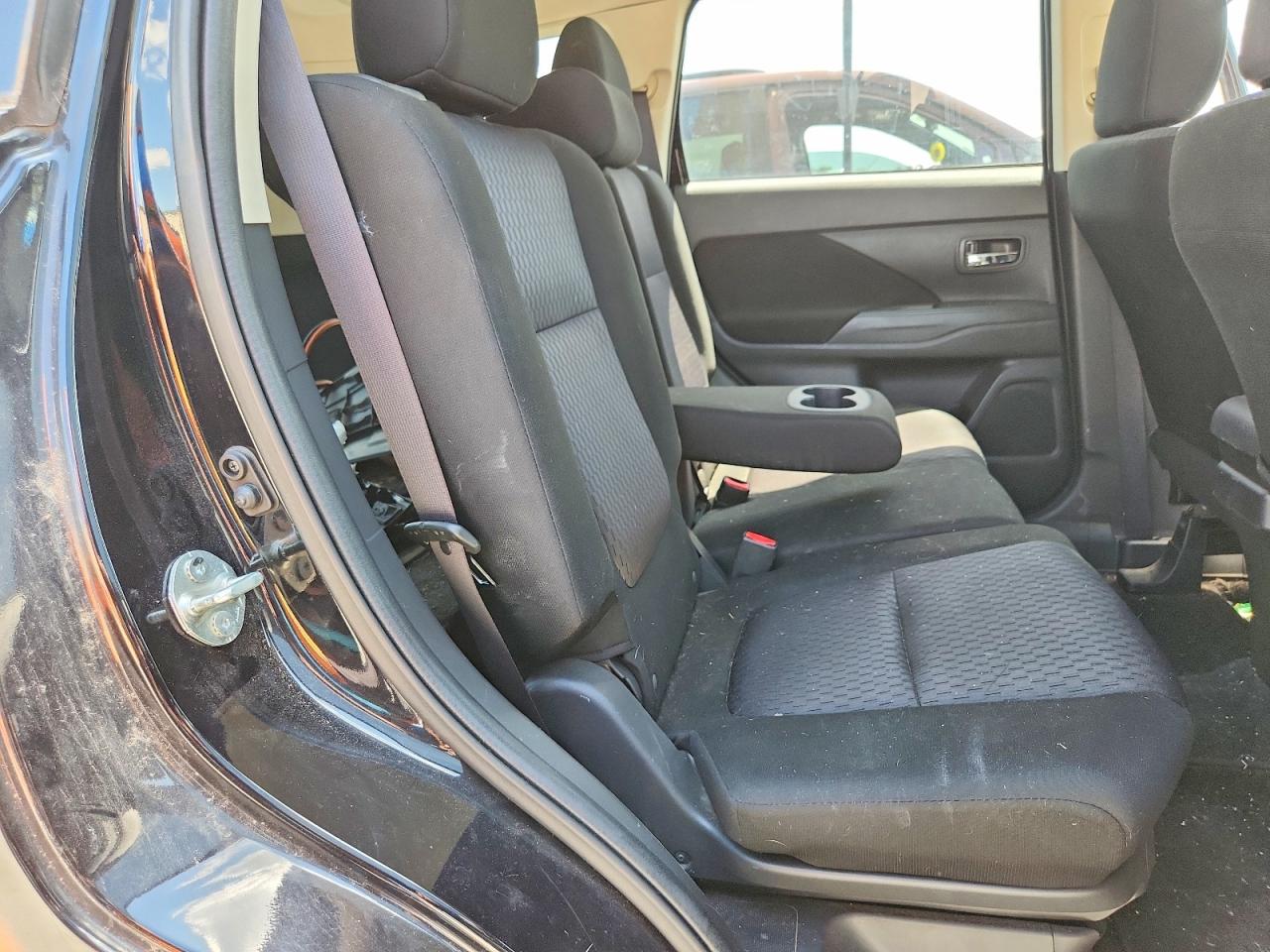 2014 Mitsubishi Outlander Es Black vin: JA4AD2A32EZ011883