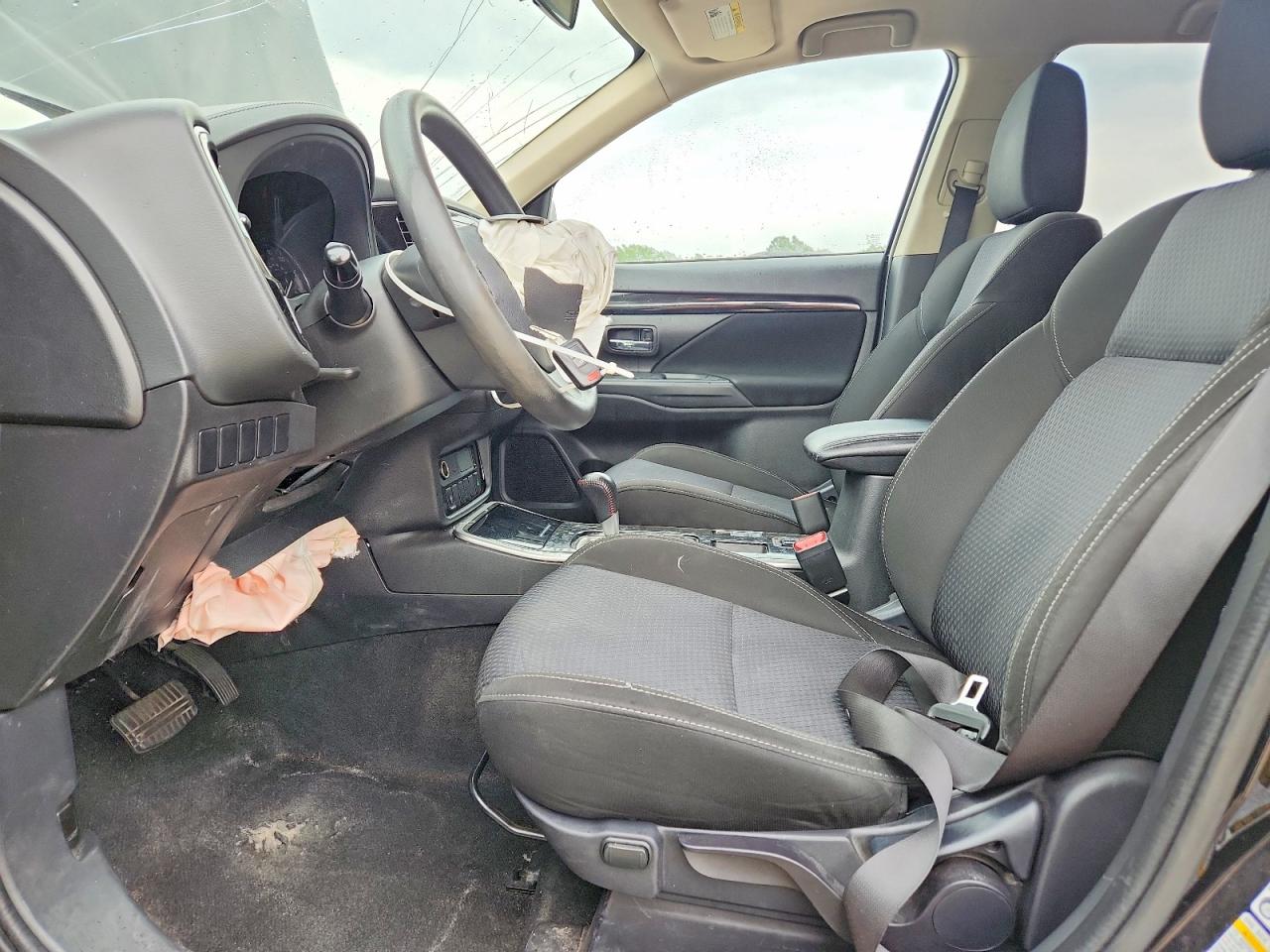 2020 Mitsubishi Outlander Es Black vin: JA4AD2A32LZ004624