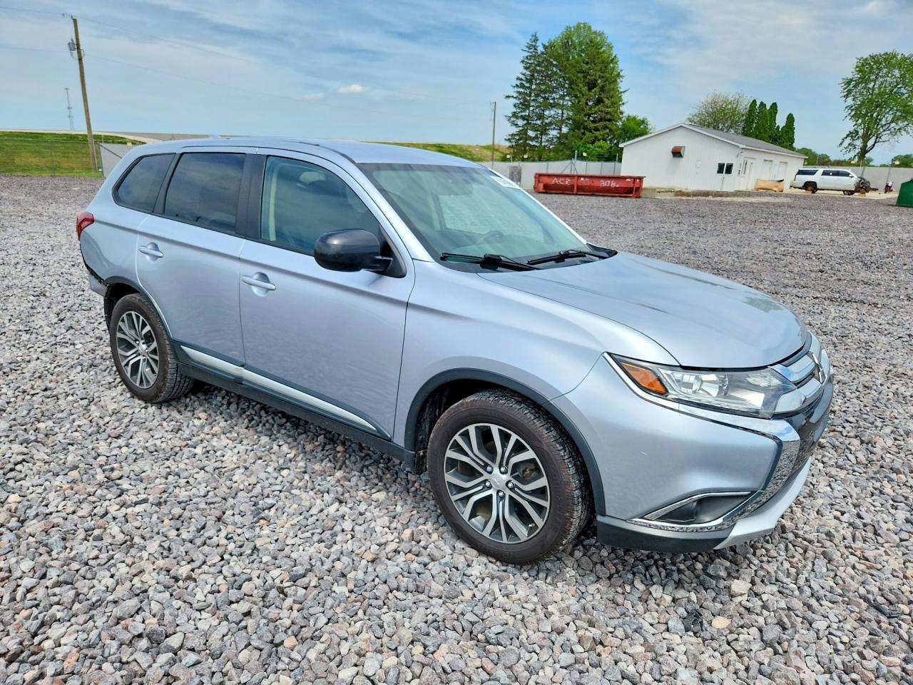 2017 Mitsubishi Outlander Es Silver vin: JA4AD2A33HZ015560