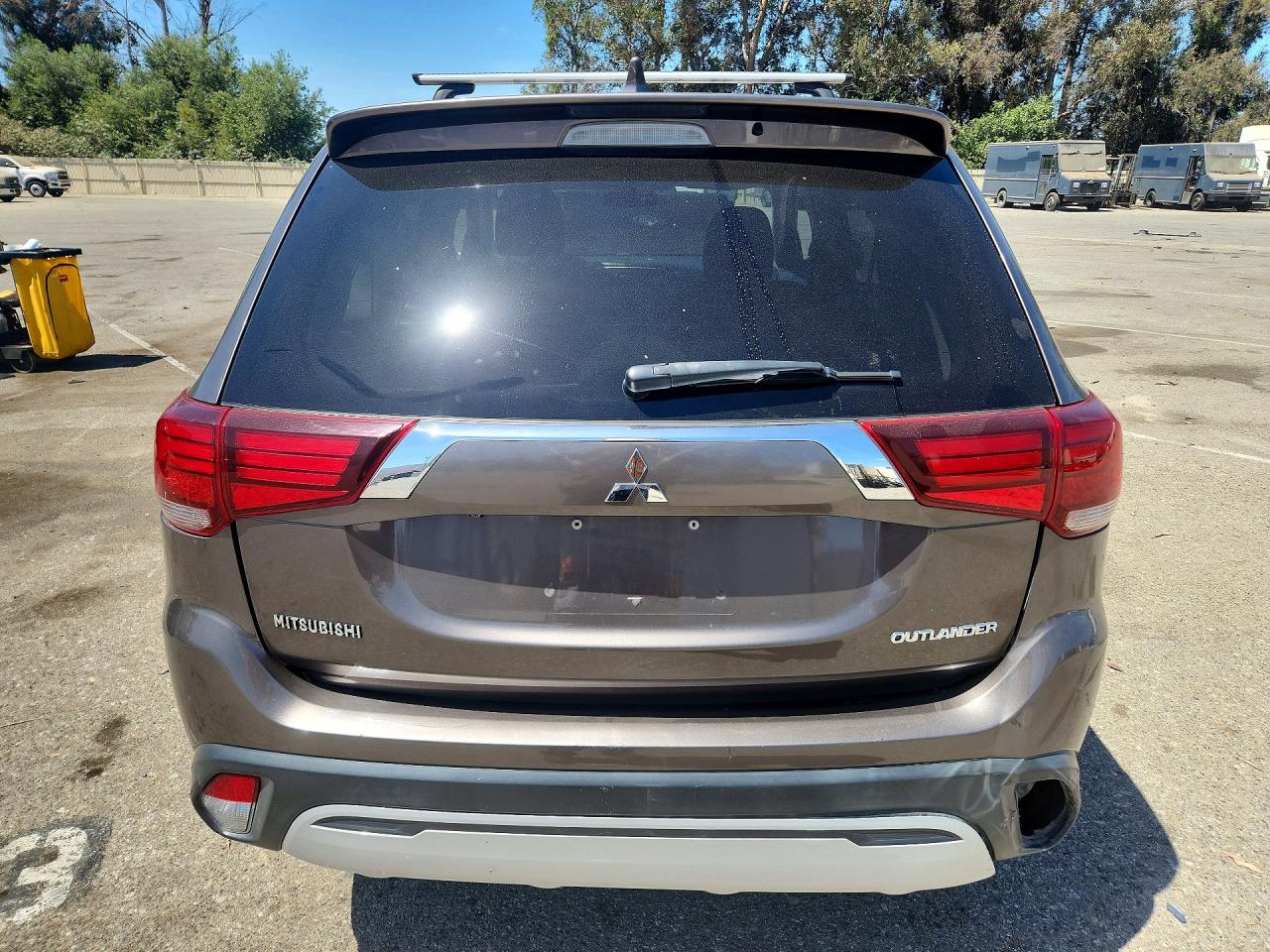 2019 Mitsubishi Outlander Es Gray vin: JA4AD2A33KZ008082