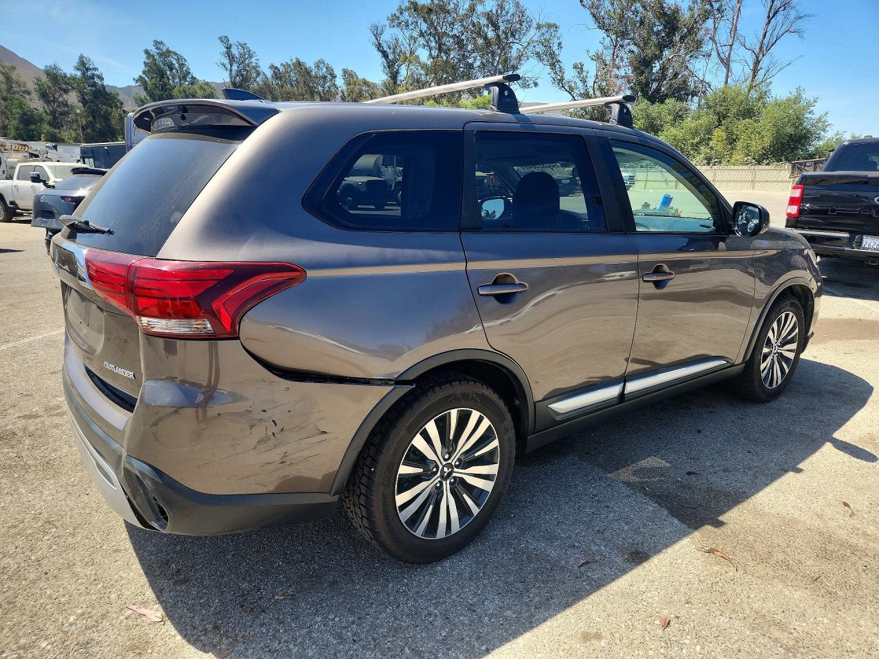 2019 Mitsubishi Outlander Es Gray vin: JA4AD2A33KZ008082