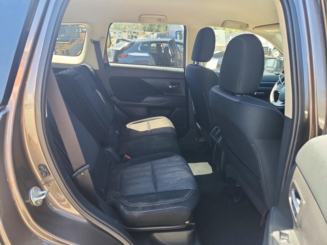 2019 Mitsubishi Outlander Es Gray vin: JA4AD2A33KZ008082