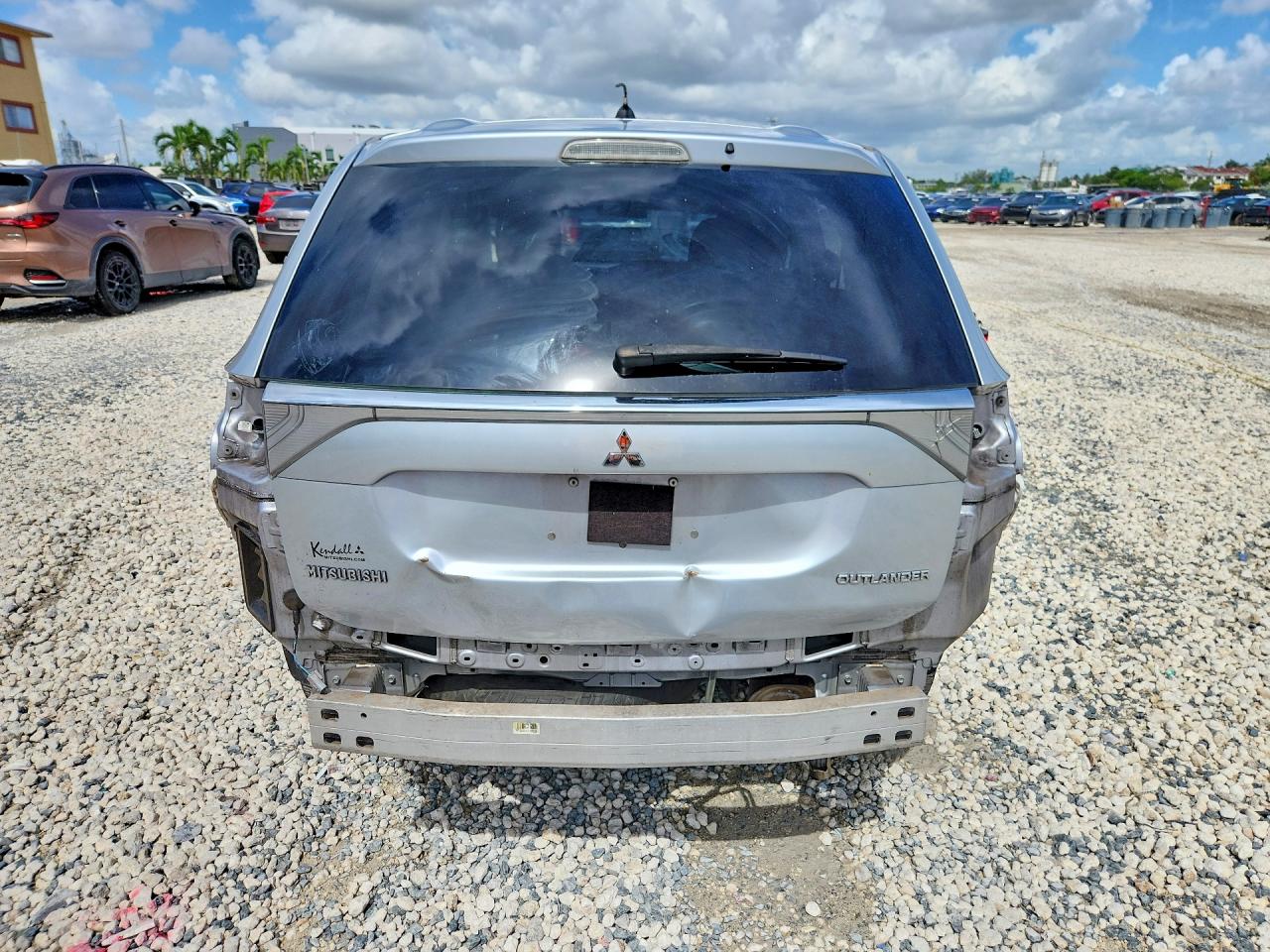 2014 Mitsubishi Outlander Es Silver vin: JA4AD2A34EZ006782