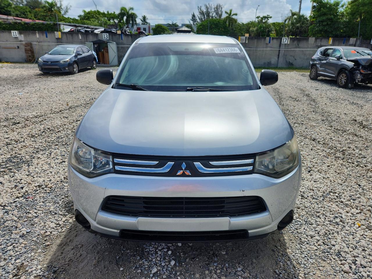 2014 Mitsubishi Outlander Es Silver vin: JA4AD2A34EZ006782