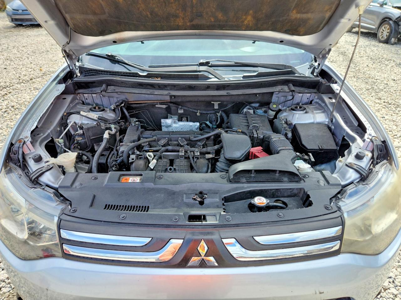 2014 Mitsubishi Outlander Es Silver vin: JA4AD2A34EZ006782