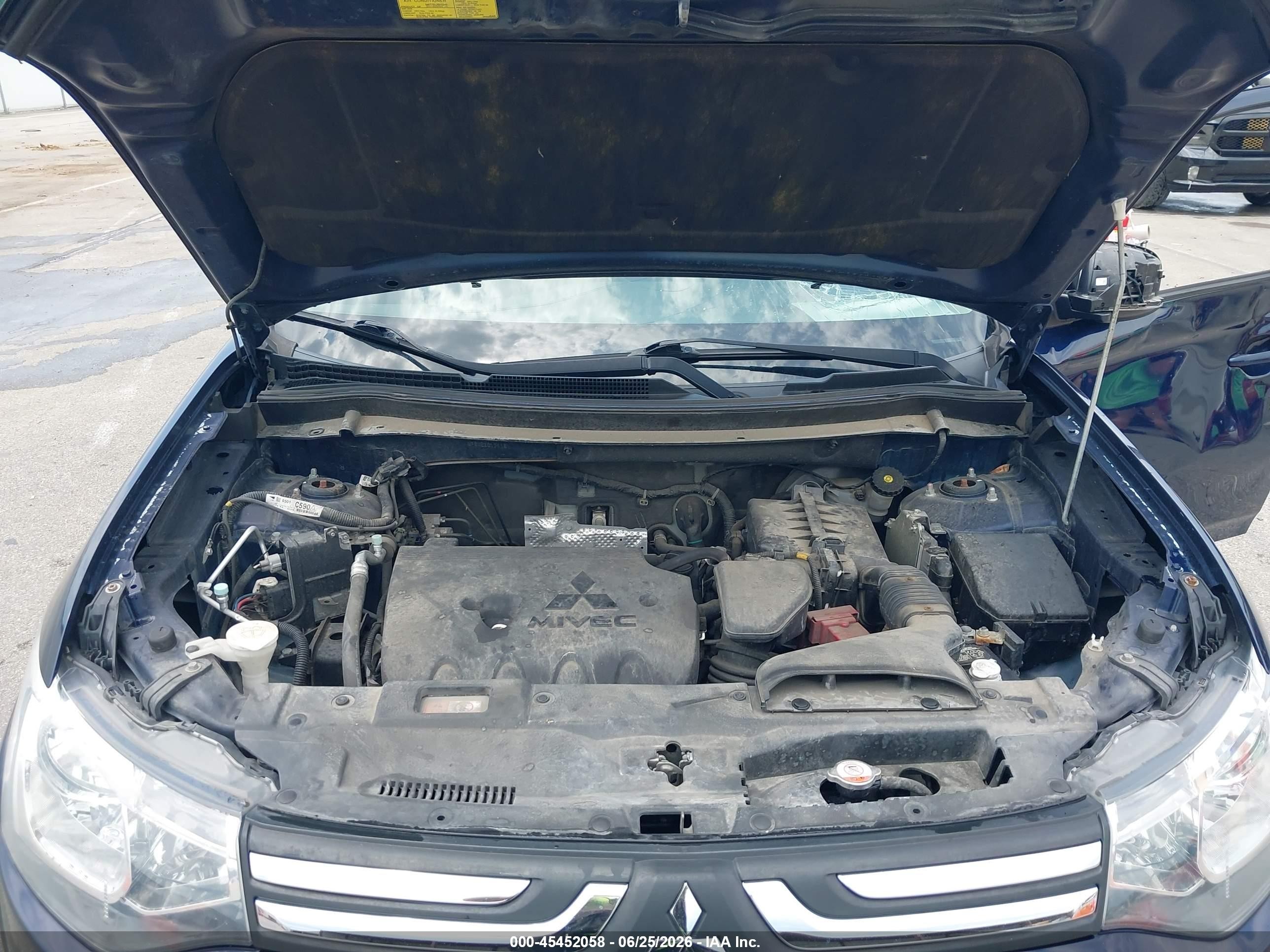 2014 Mitsubishi Outlander Es Blue vin: JA4AD2A34EZ017118