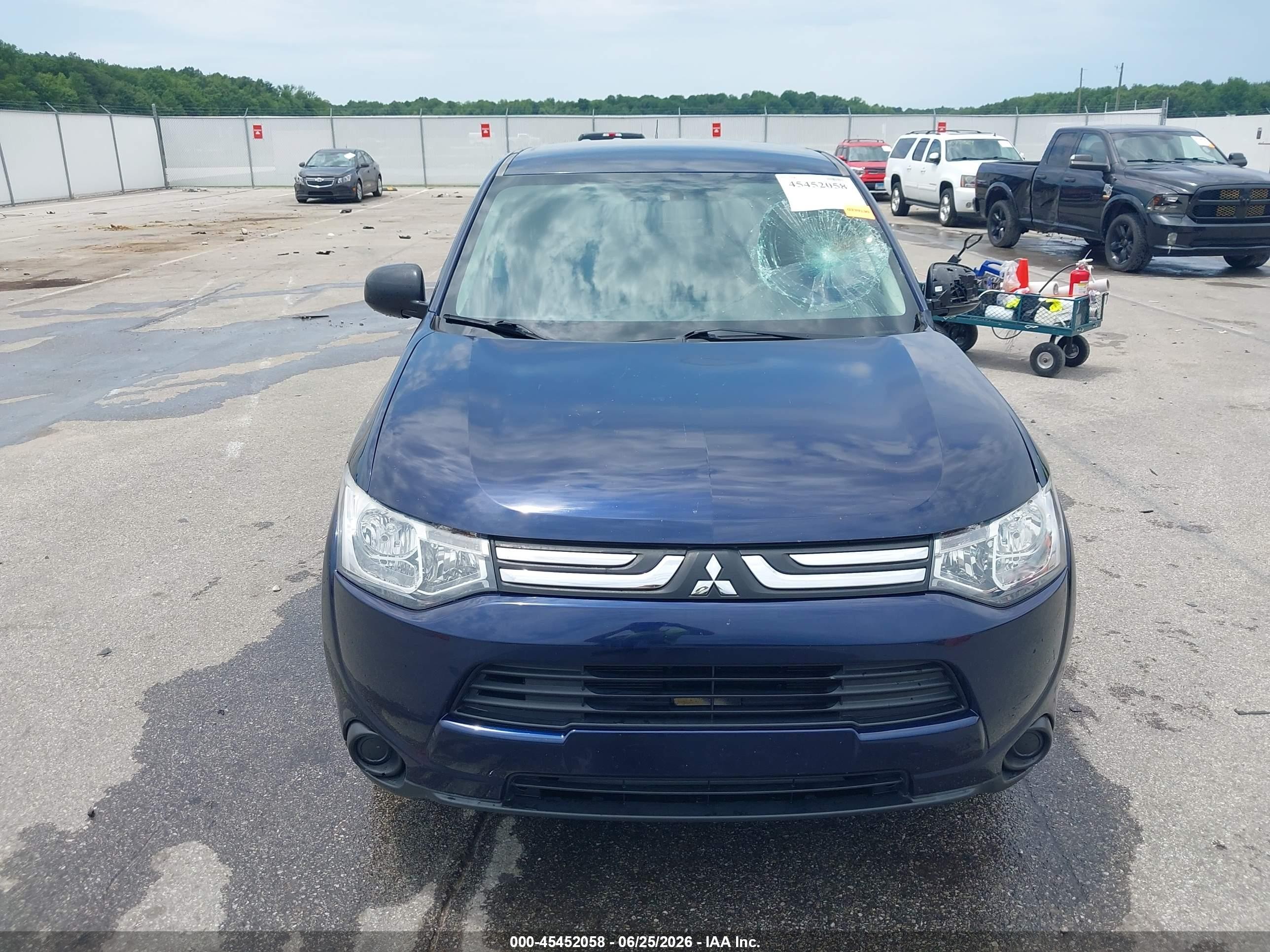 2014 Mitsubishi Outlander Es Blue vin: JA4AD2A34EZ017118