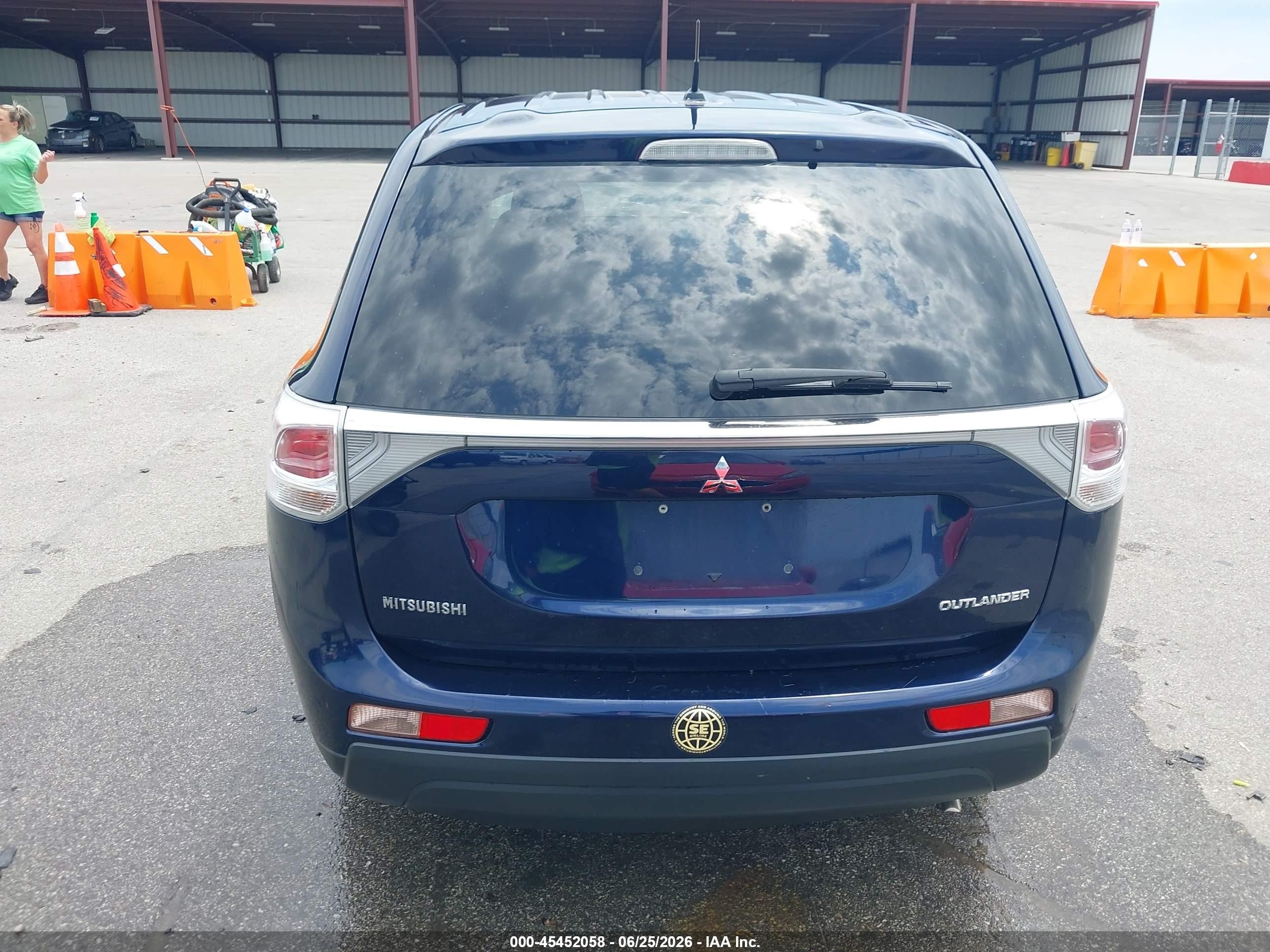 2014 Mitsubishi Outlander Es Blue vin: JA4AD2A34EZ017118
