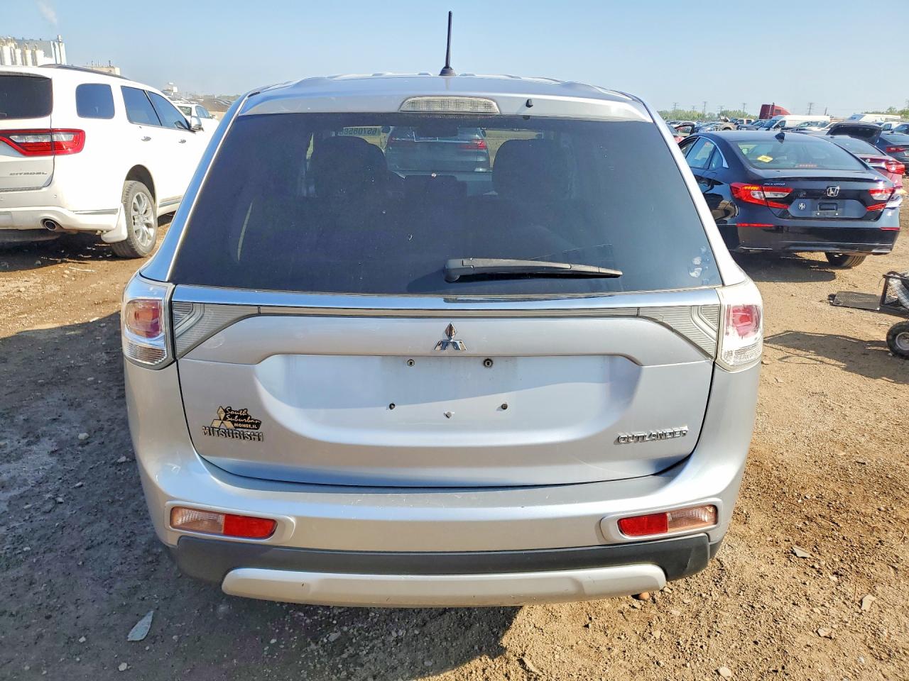 2015 Mitsubishi Outlander Es Silver vin: JA4AD2A34FZ006279