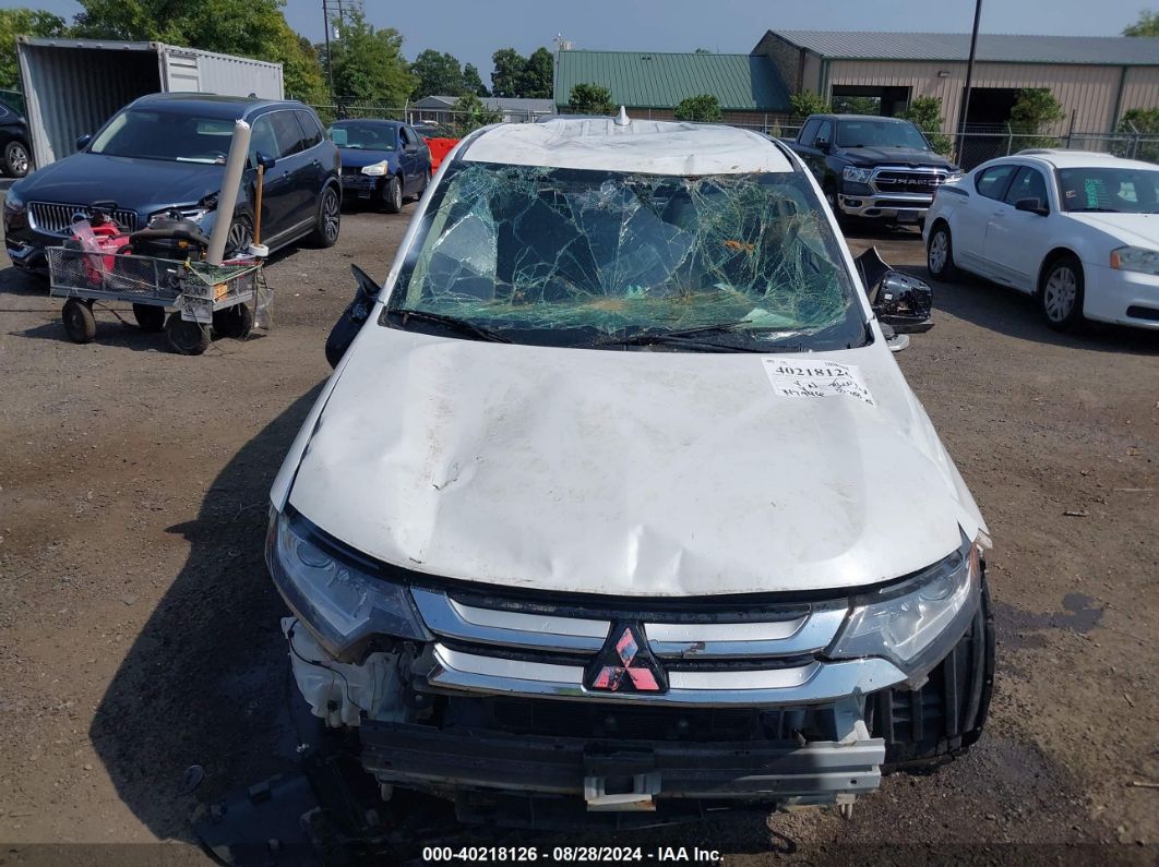 2017 Mitsubishi Outlander Es Белый vin: JA4AD2A34HZ057848