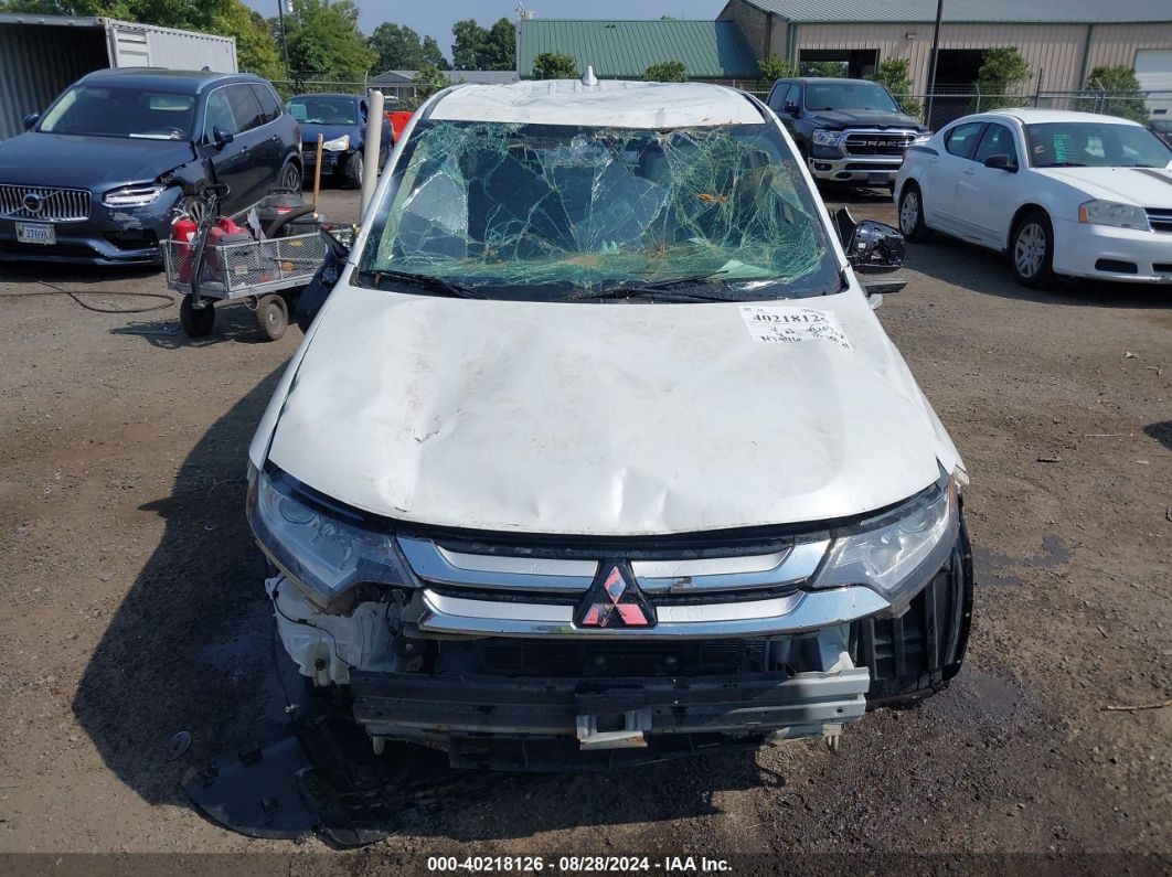 2017 Mitsubishi Outlander Es Белый vin: JA4AD2A34HZ057848