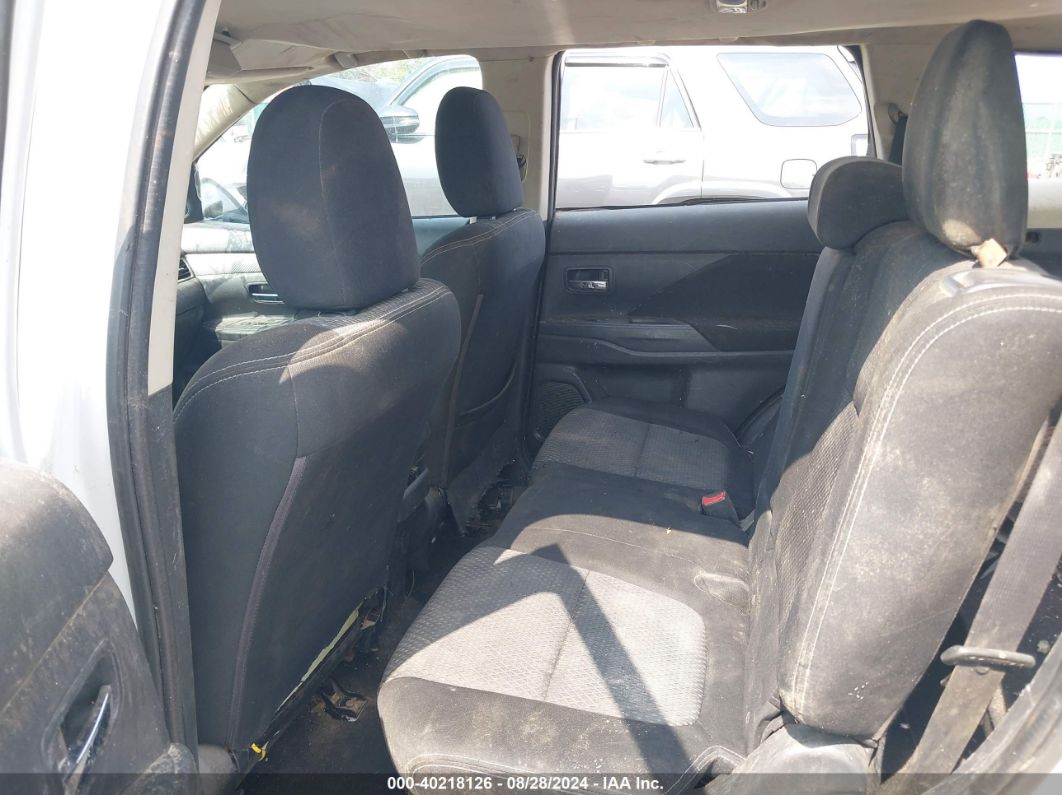 2017 Mitsubishi Outlander Es Белый vin: JA4AD2A34HZ057848
