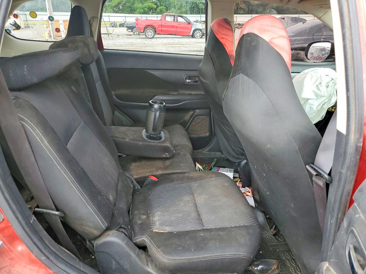 2018 Mitsubishi Outlander Es Burgundy vin: JA4AD2A34JZ005187