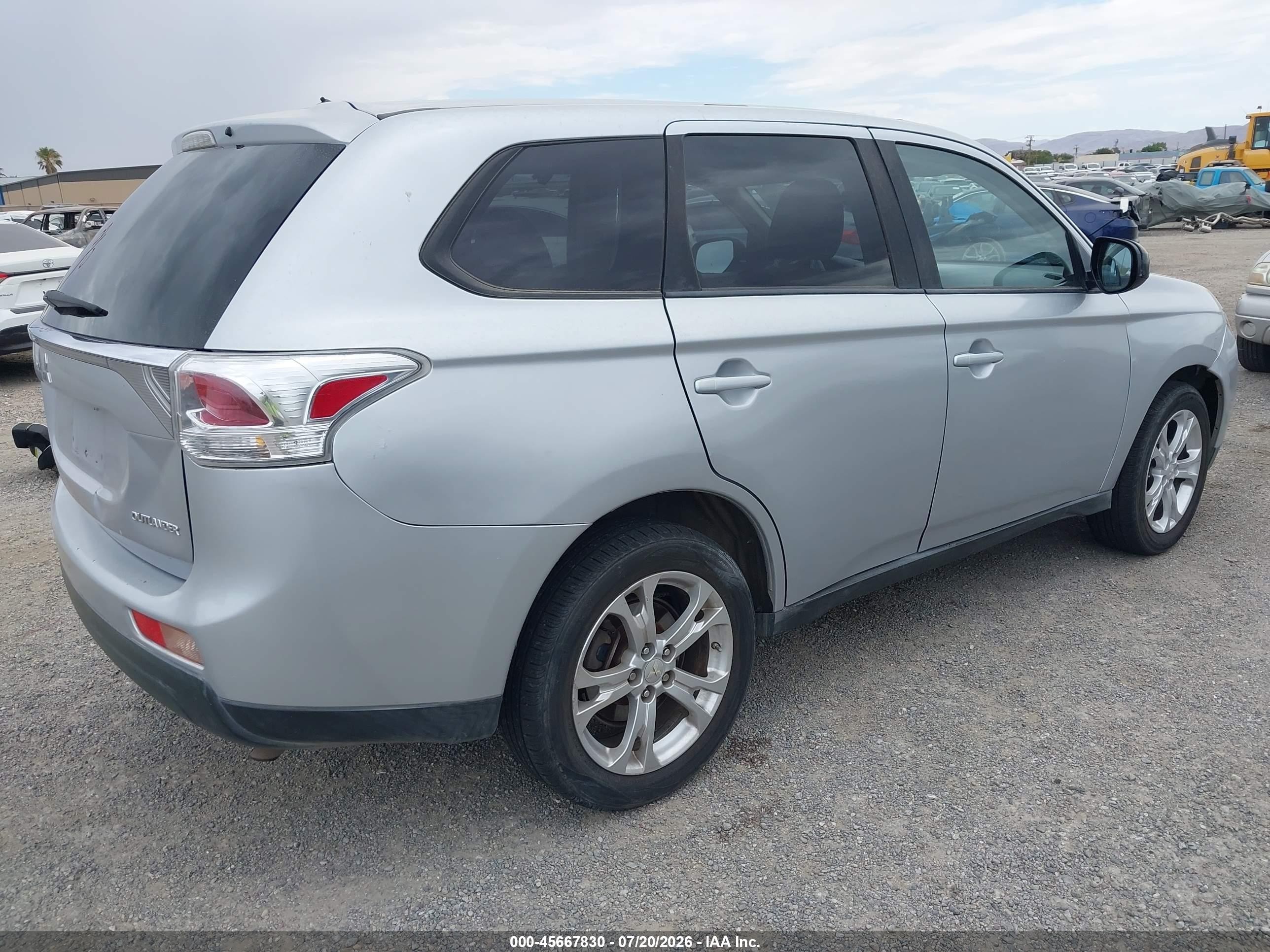 2014 Mitsubishi Outlander Es Silver vin: JA4AD2A35EZ001994