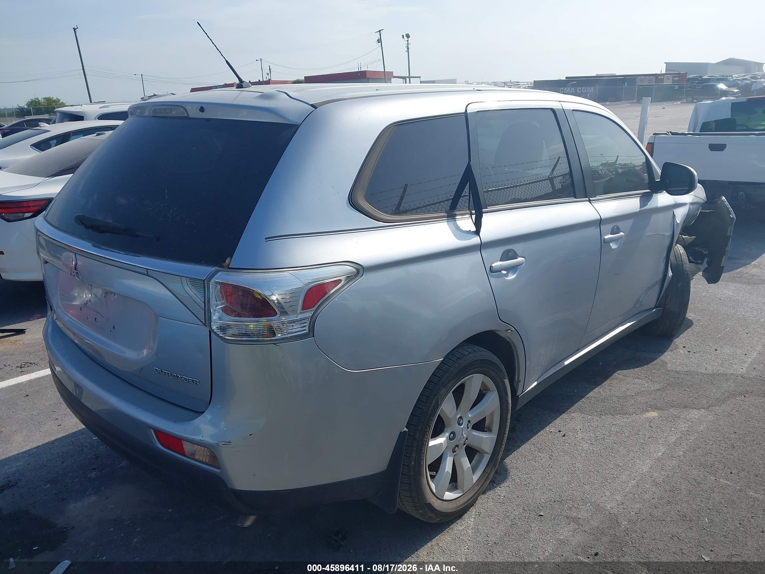 2014 Mitsubishi Outlander Es Silver vin: JA4AD2A36EZ013300