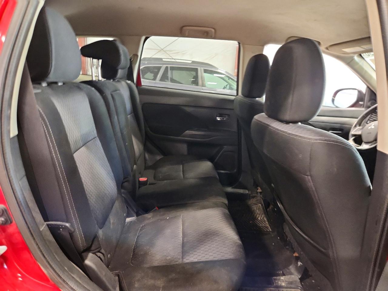 2015 Mitsubishi Outlander Es Red vin: JA4AD2A36FZ000354