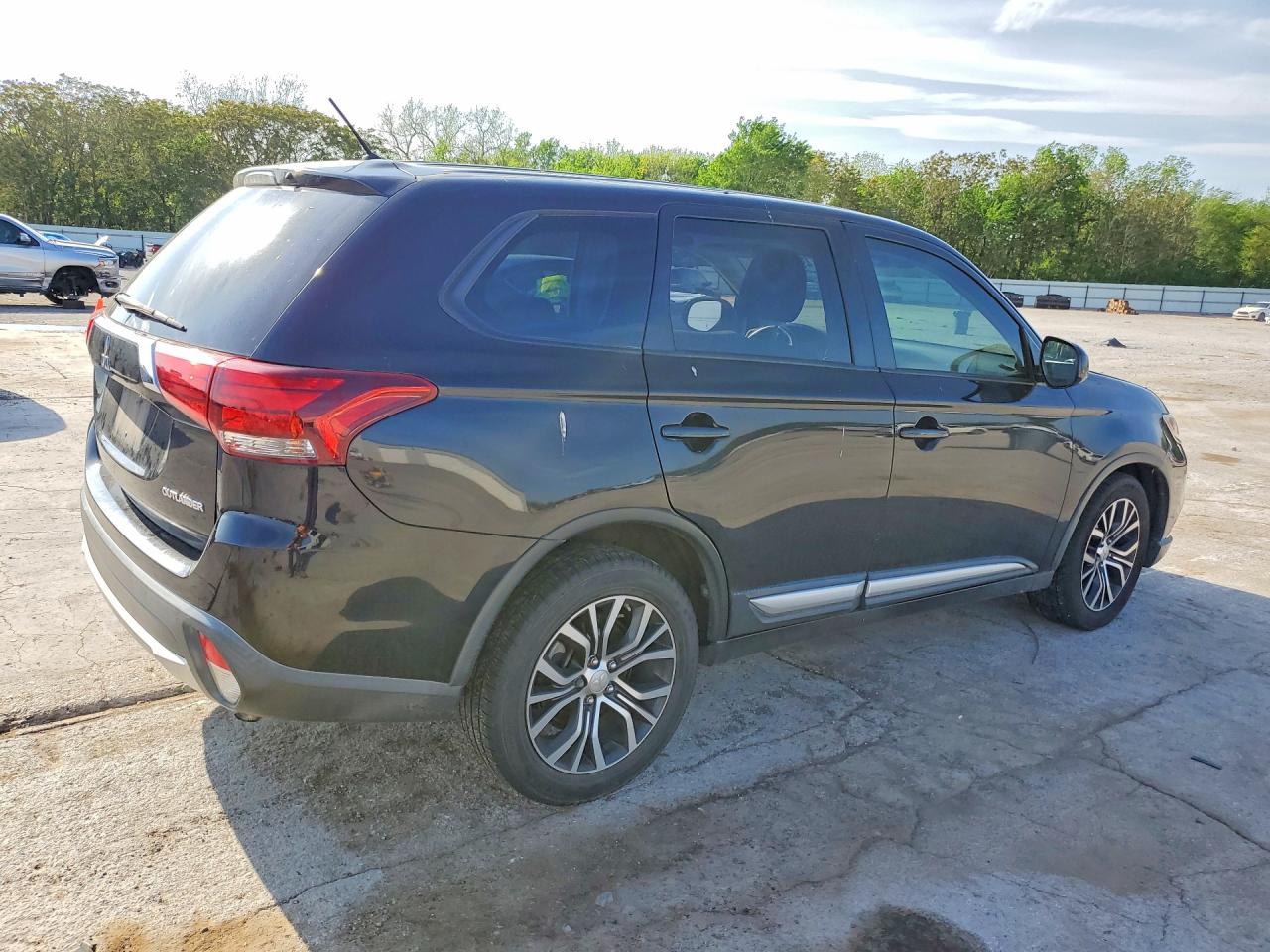 2016 Mitsubishi Outlander Es Черный vin: JA4AD2A36GZ045490