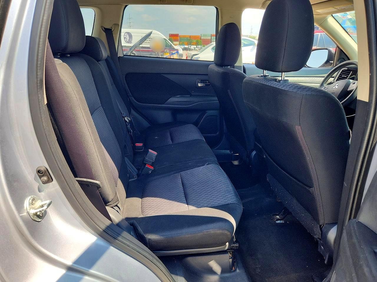 2014 Mitsubishi Outlander Es Silver vin: JA4AD2A37EZ001060