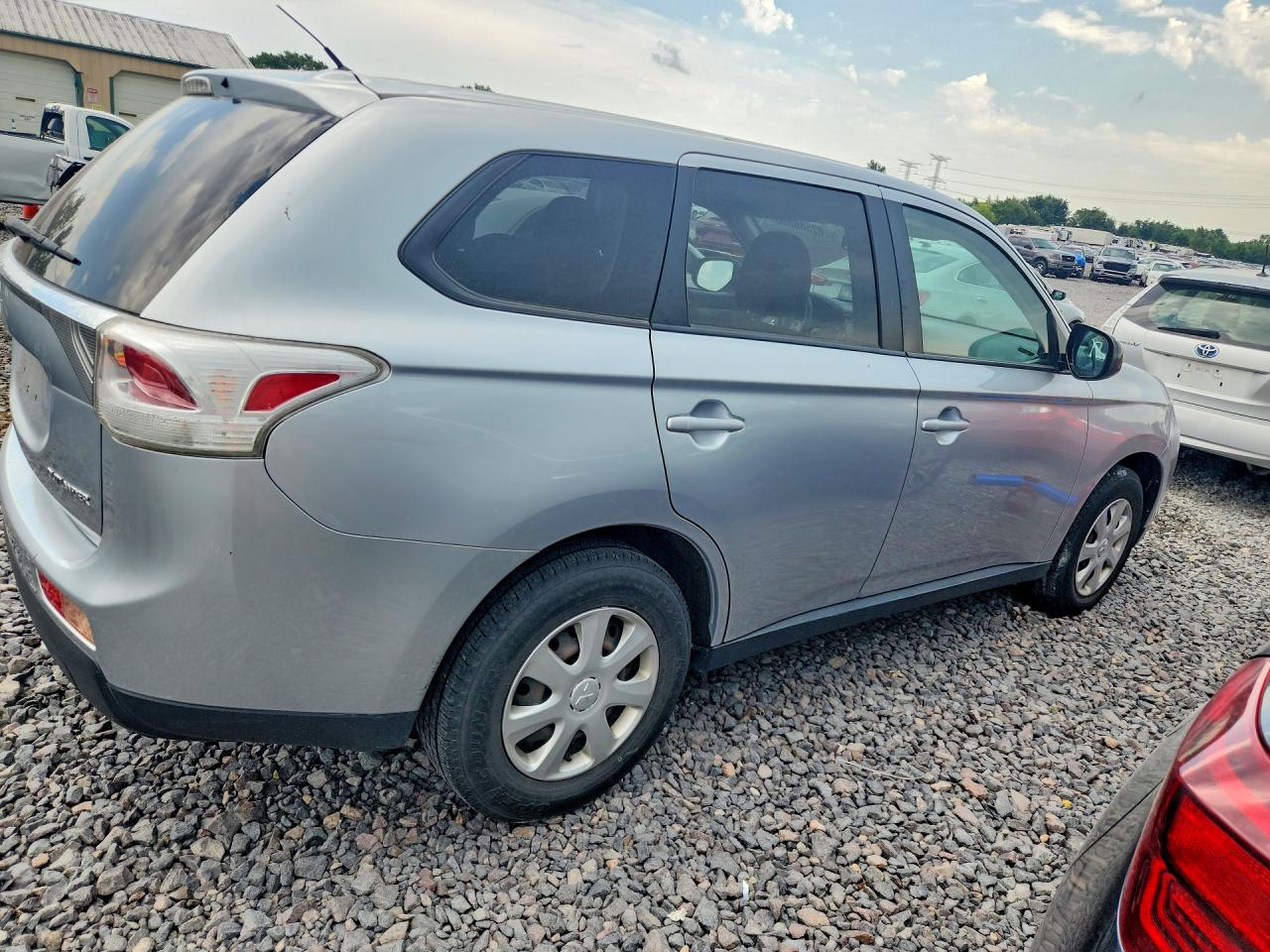 2014 Mitsubishi Outlander Es Серебряный vin: JA4AD2A37EZ008204
