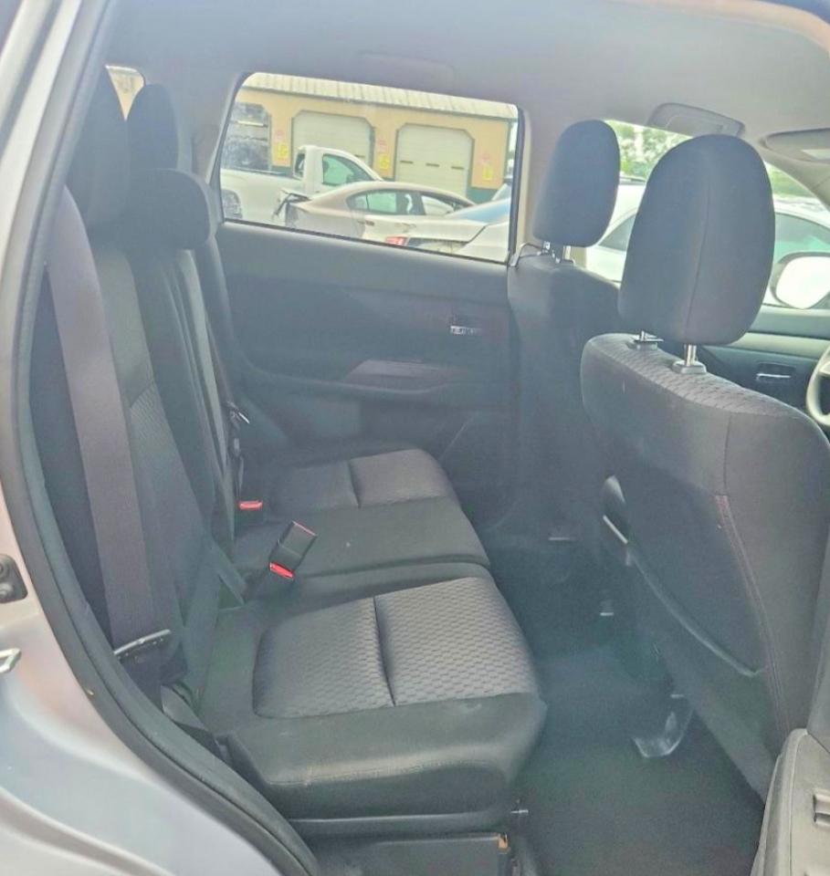 2014 Mitsubishi Outlander Es Серебряный vin: JA4AD2A37EZ008204