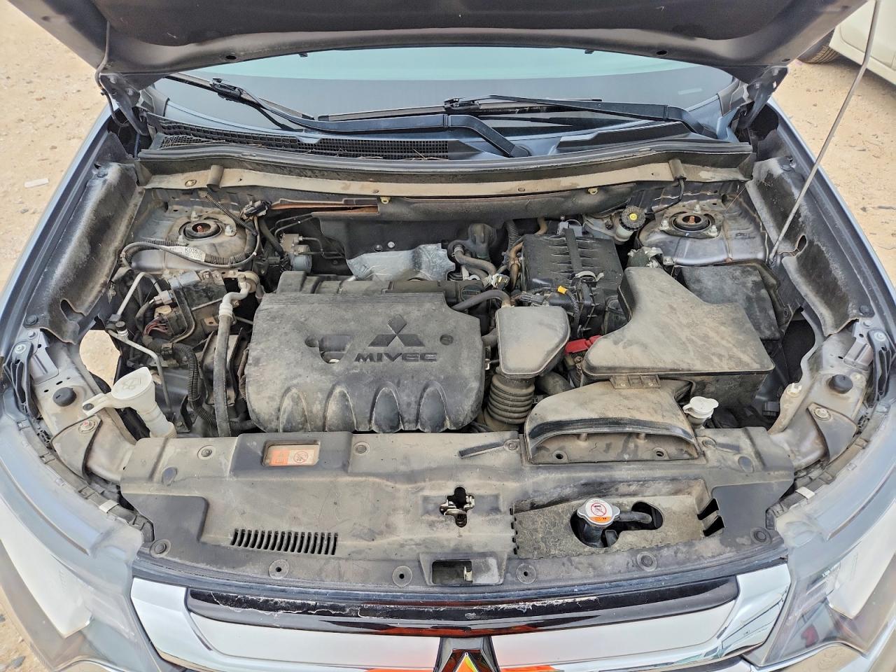 2018 Mitsubishi Outlander Es Серый vin: JA4AD2A37JJ002668
