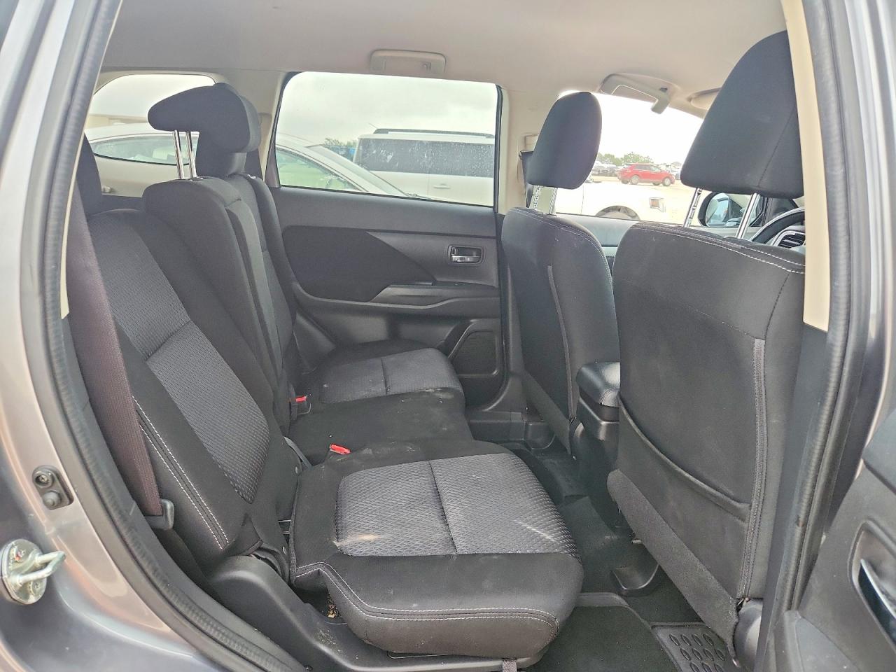 2018 Mitsubishi Outlander Es Серый vin: JA4AD2A37JJ002668